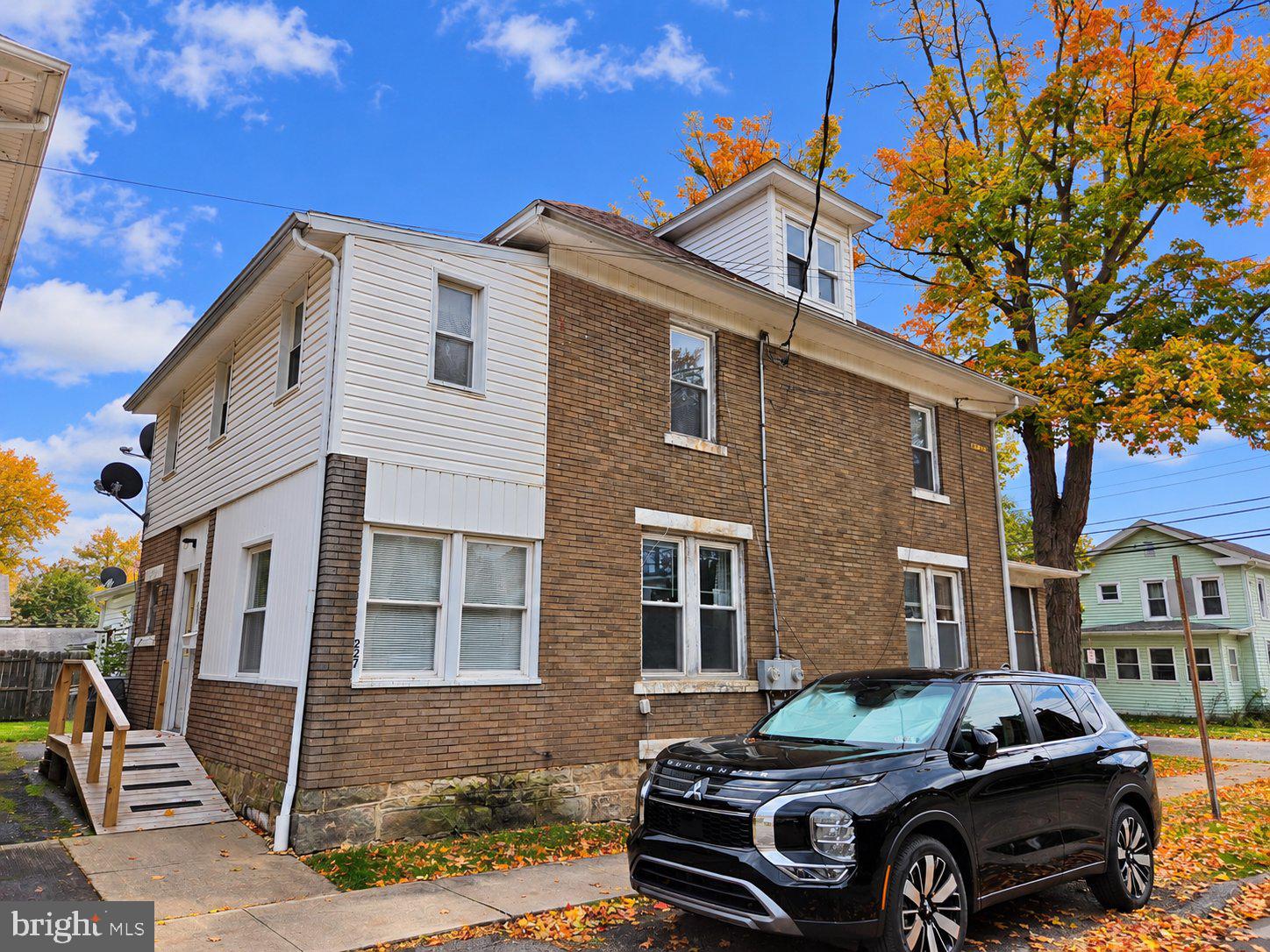 520-524 E SPRUCE STREET E