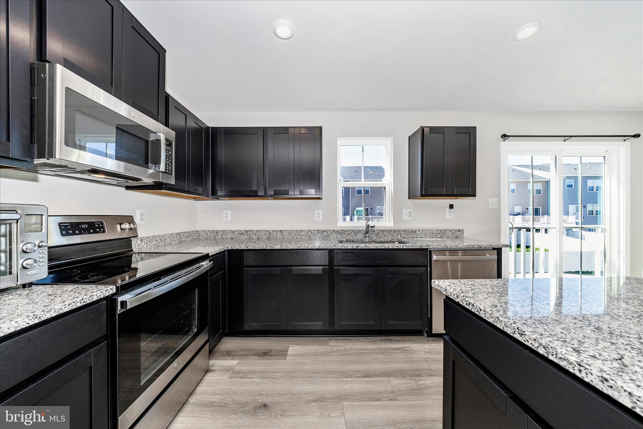 CARDINAL POINTE - Residential