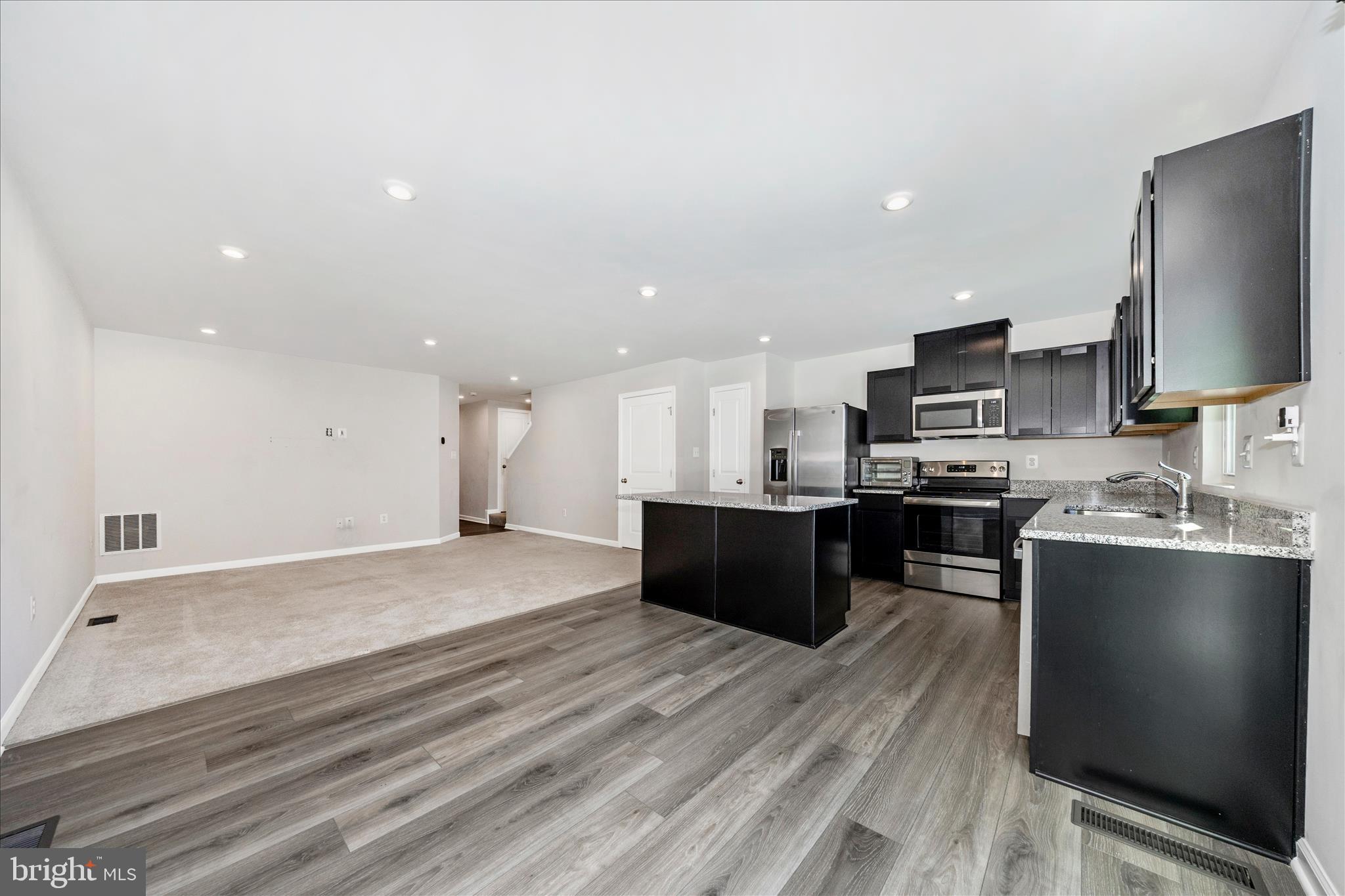 CARDINAL POINTE - Residential