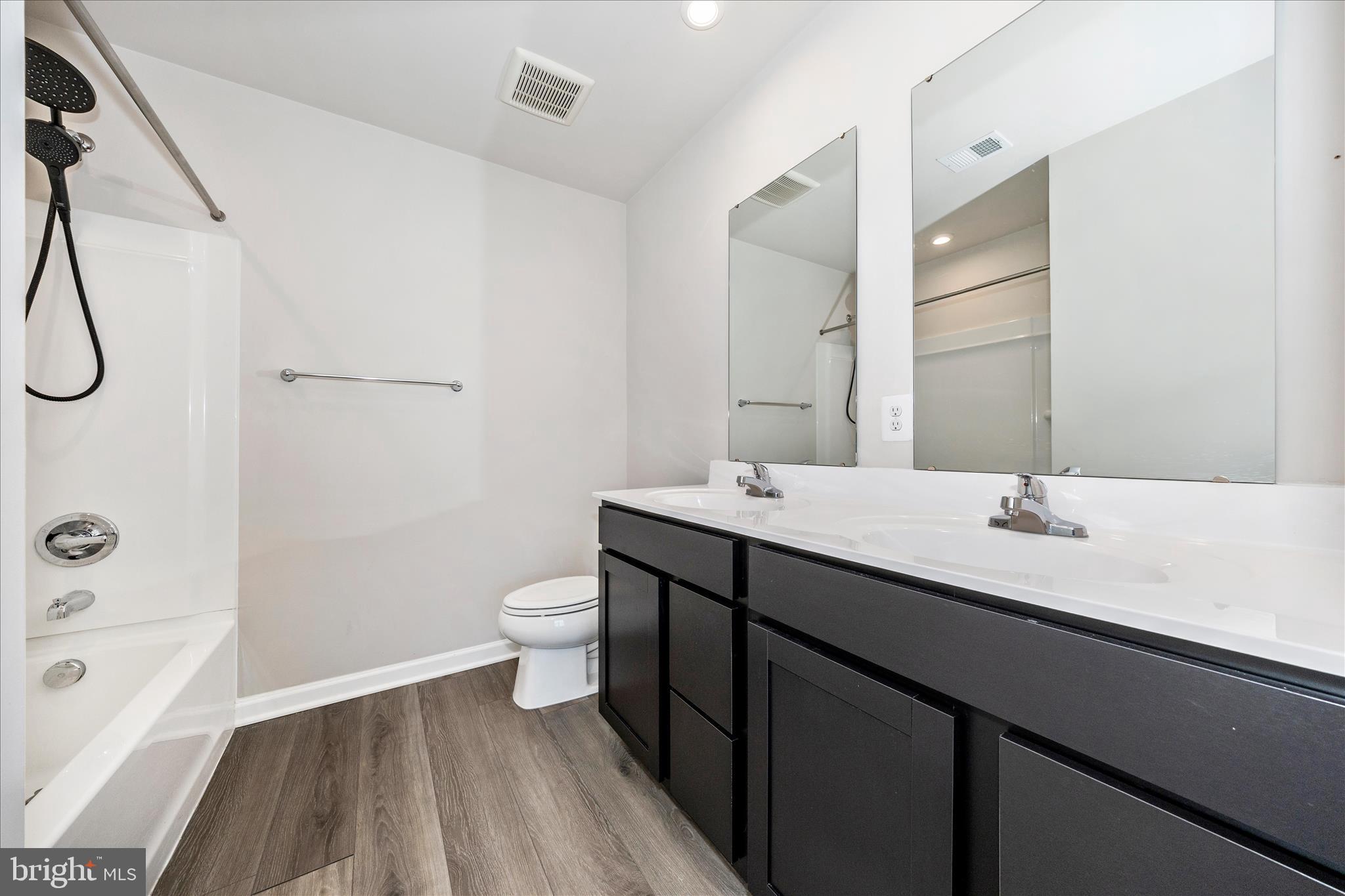 CARDINAL POINTE - Residential