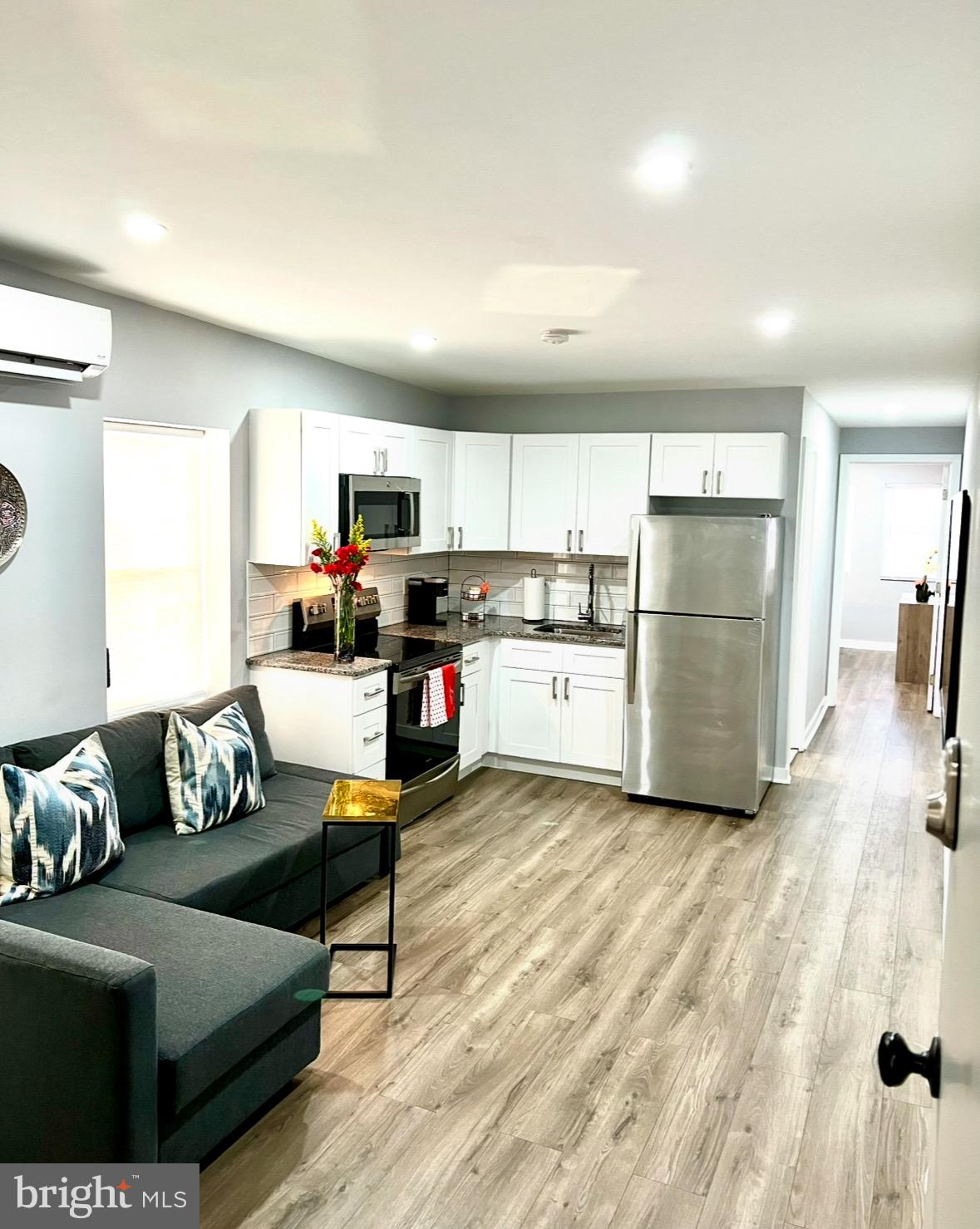 4087-1/2 LANCASTER AVENUE UNIT 2