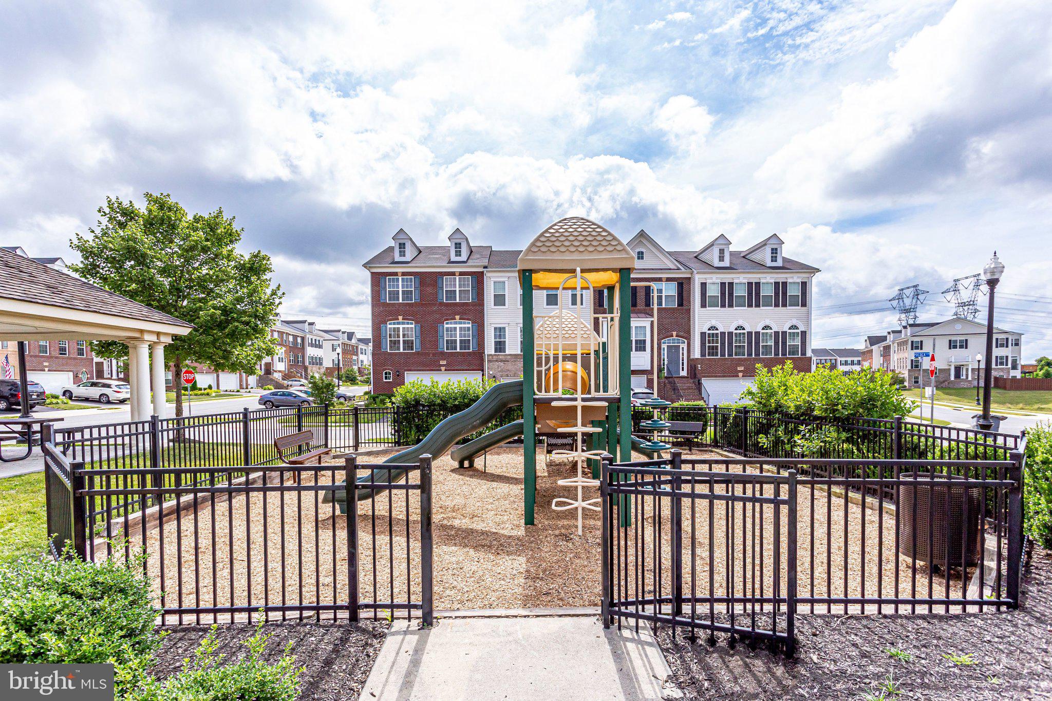 WEST RIDGE - Residential