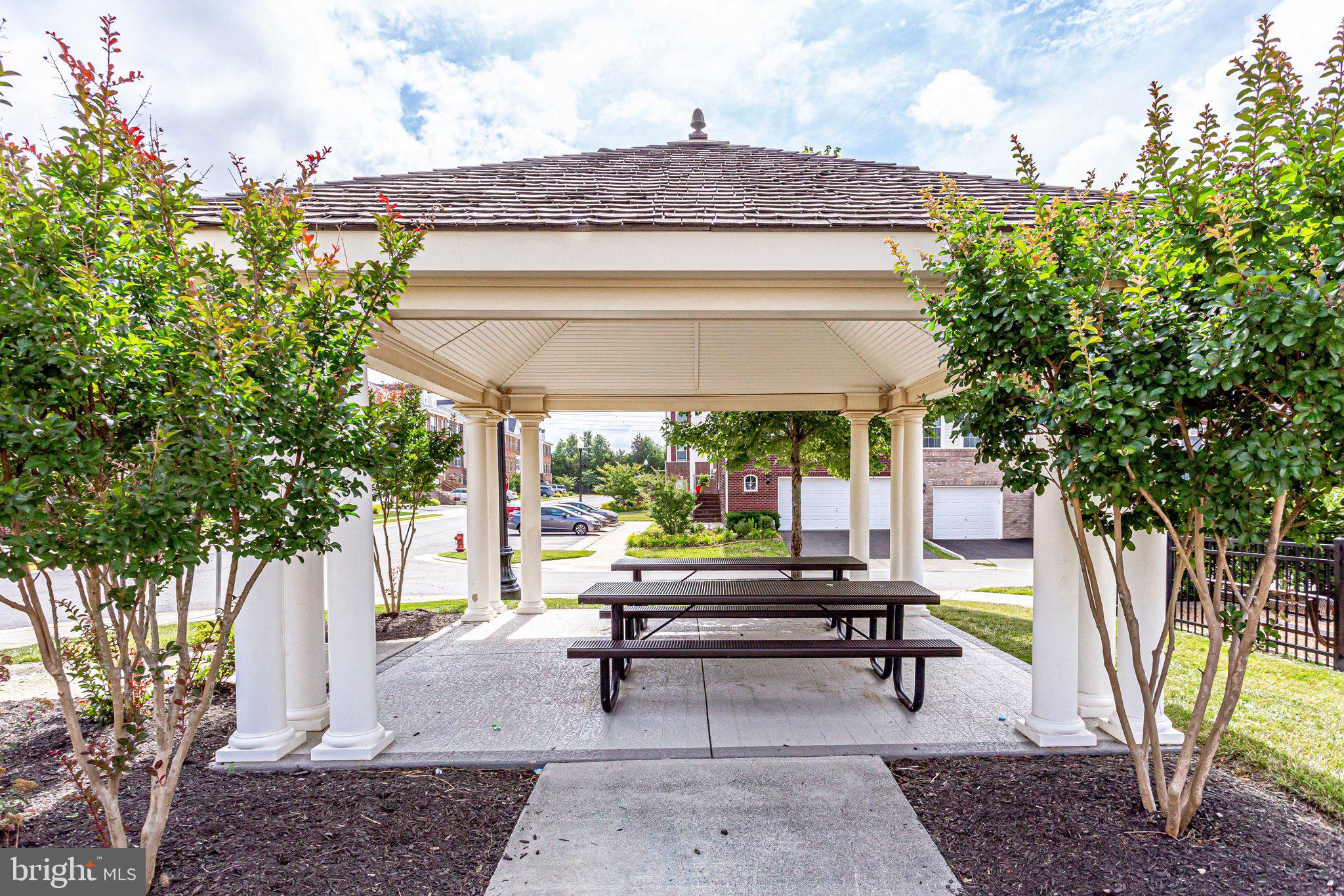 WEST RIDGE - Residential