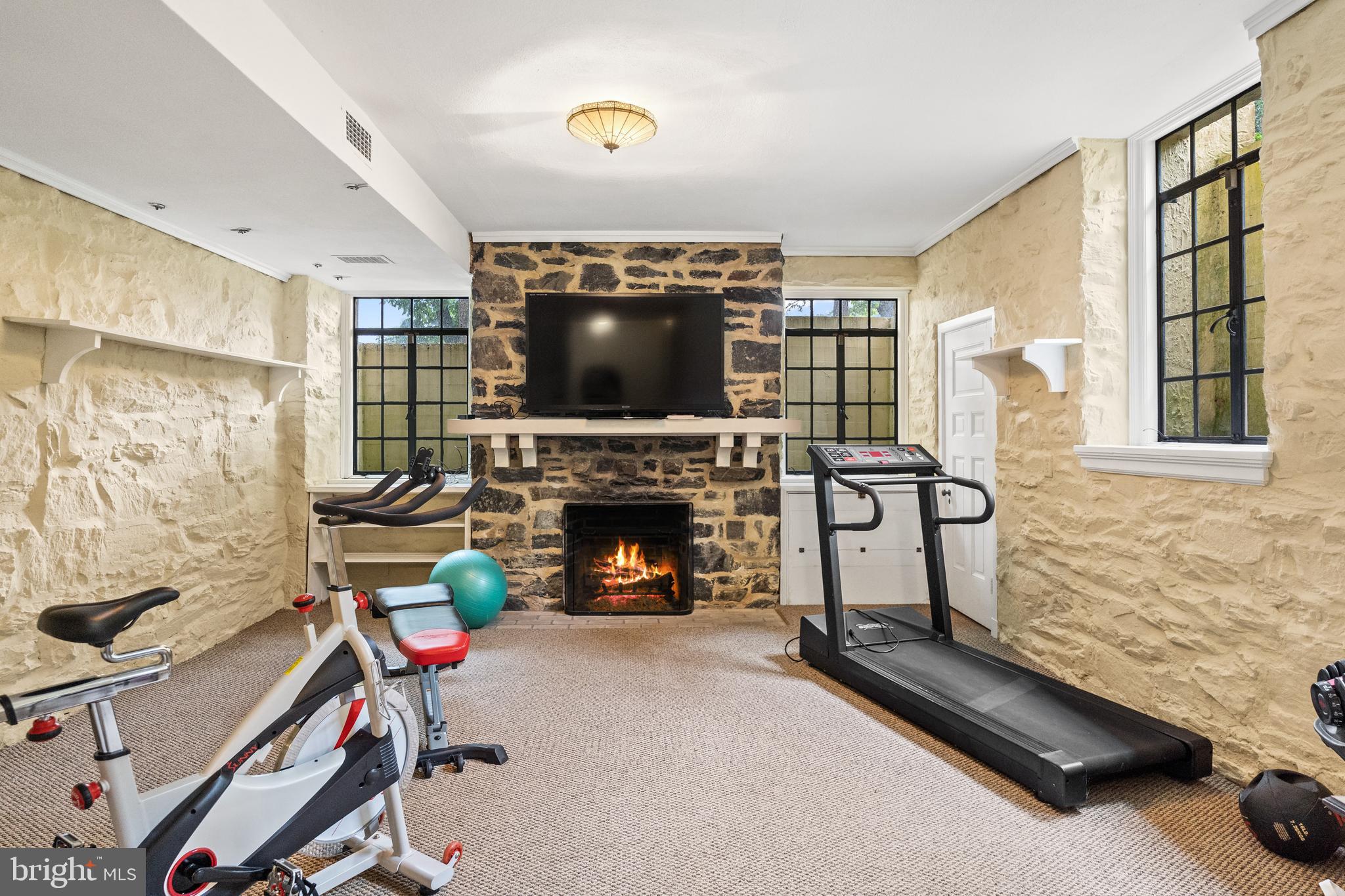 EDGEWATER - Residential