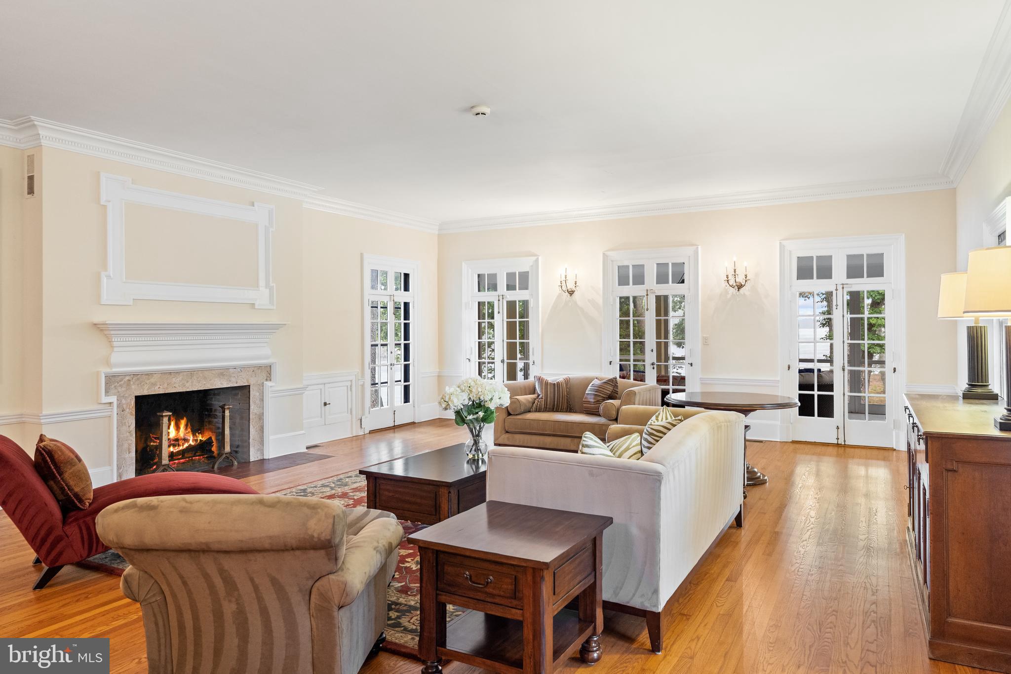 EDGEWATER - Residential