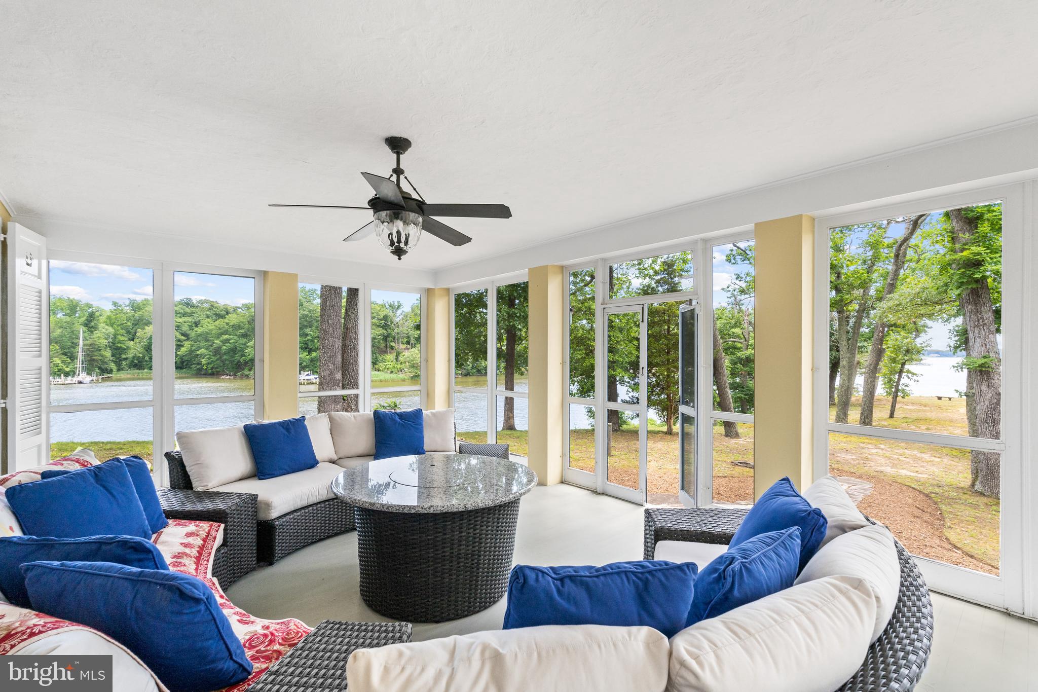 EDGEWATER - Residential