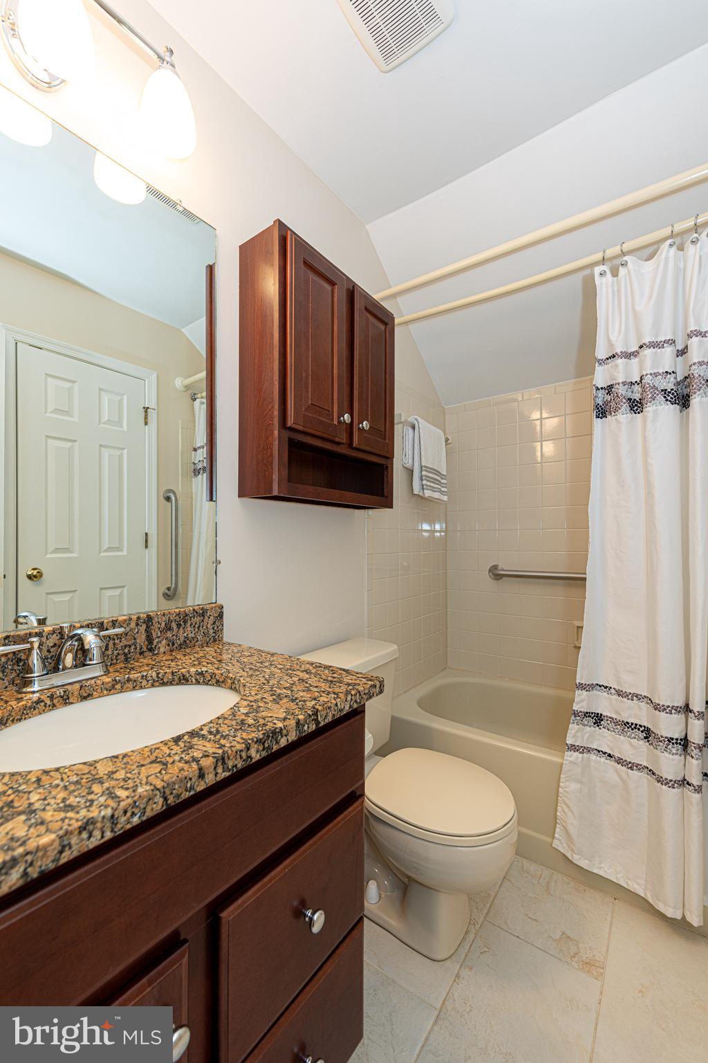 SOUTH RUN OAKS - Residential