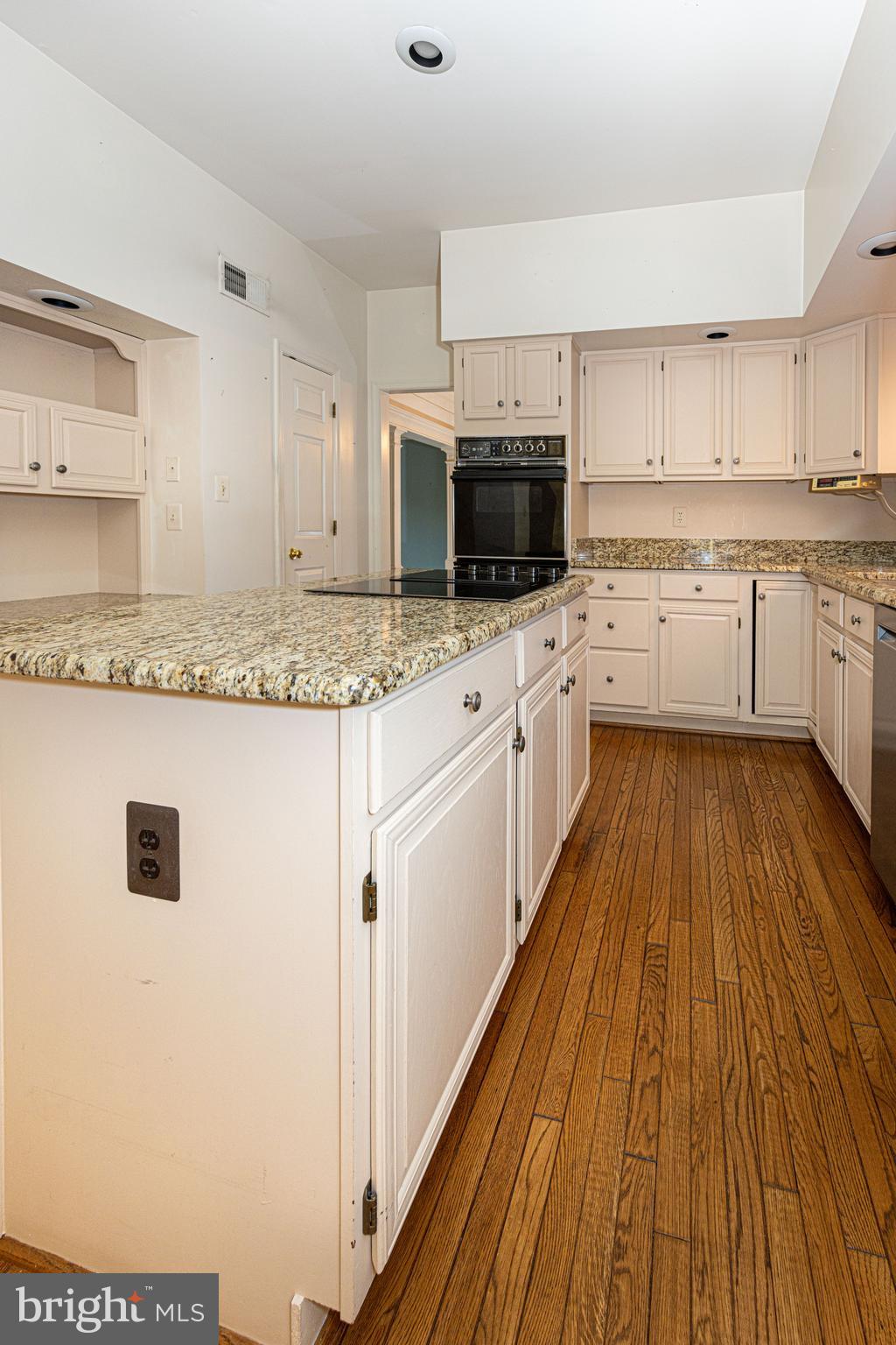 SOUTH RUN OAKS - Residential