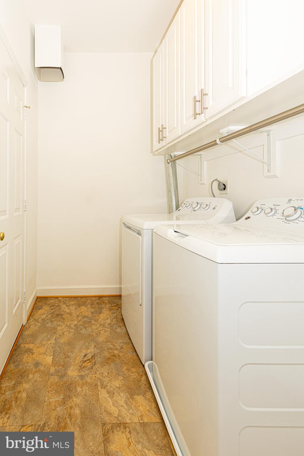 SOUTH RUN OAKS - Residential