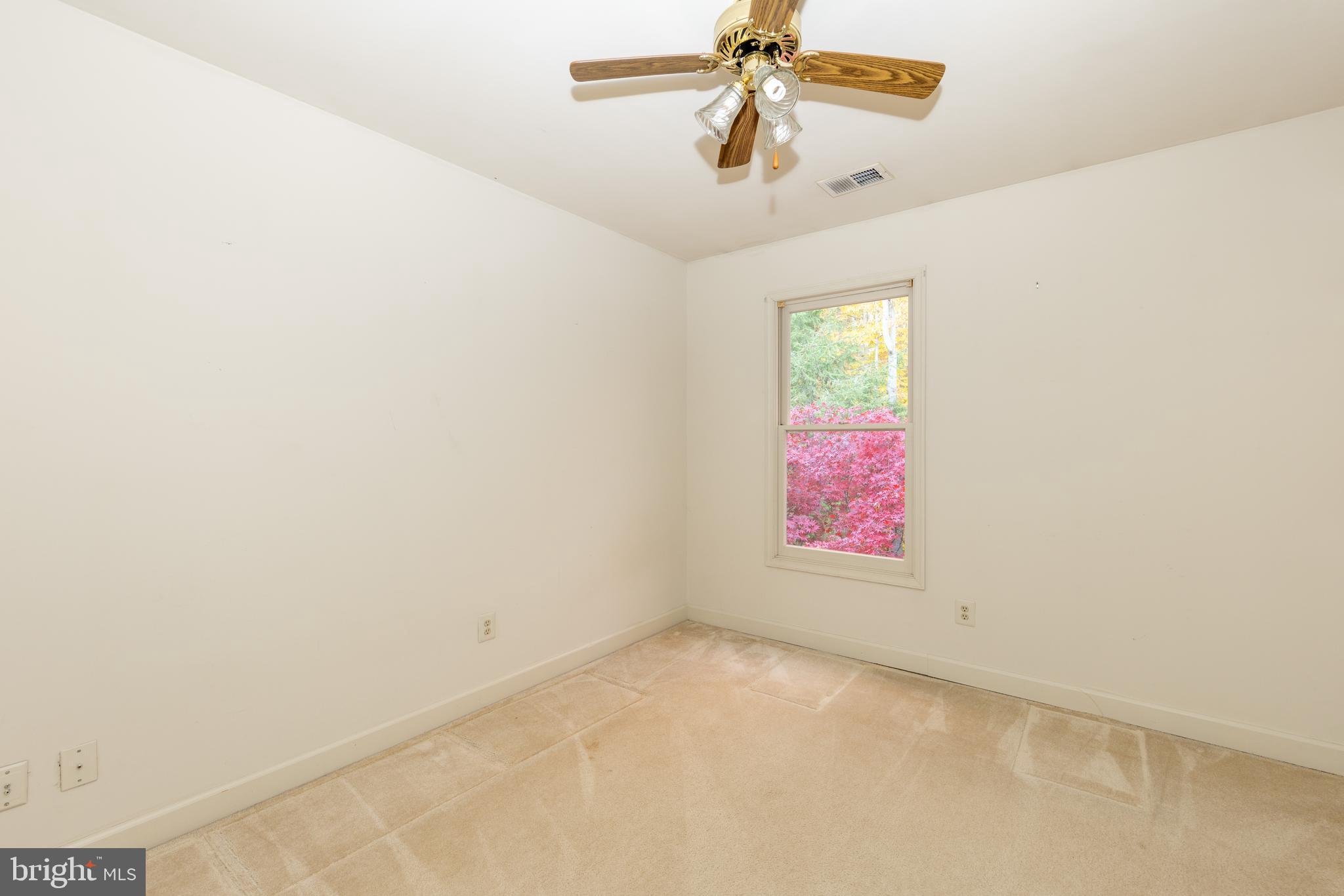 SOUTH RUN OAKS - Residential