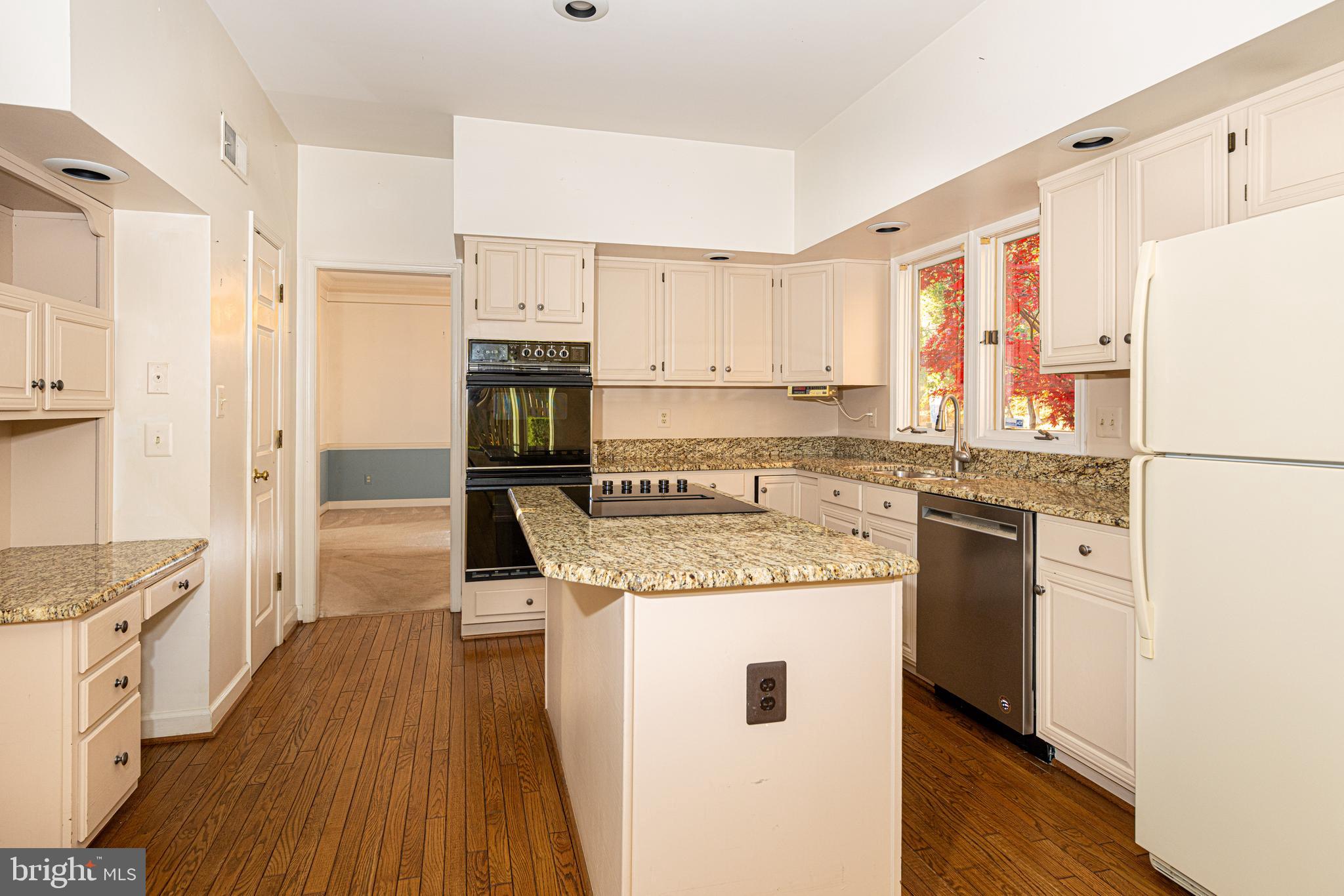 SOUTH RUN OAKS - Residential