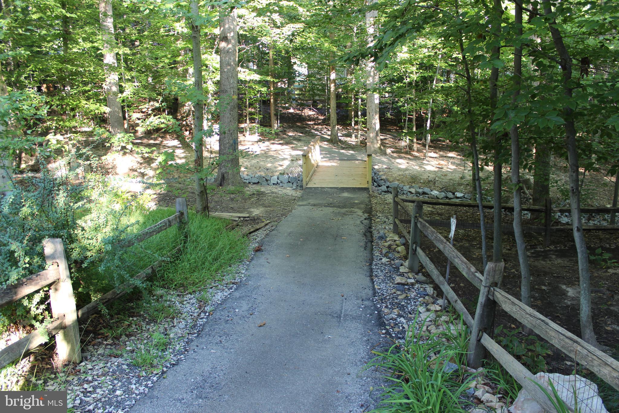 SOUTH RUN OAKS - Residential