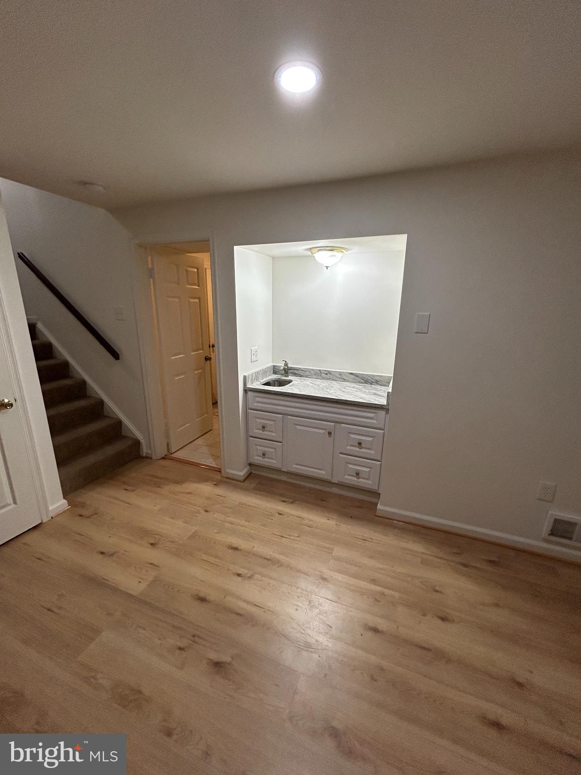 BURKE CENTRE - Residential Lease