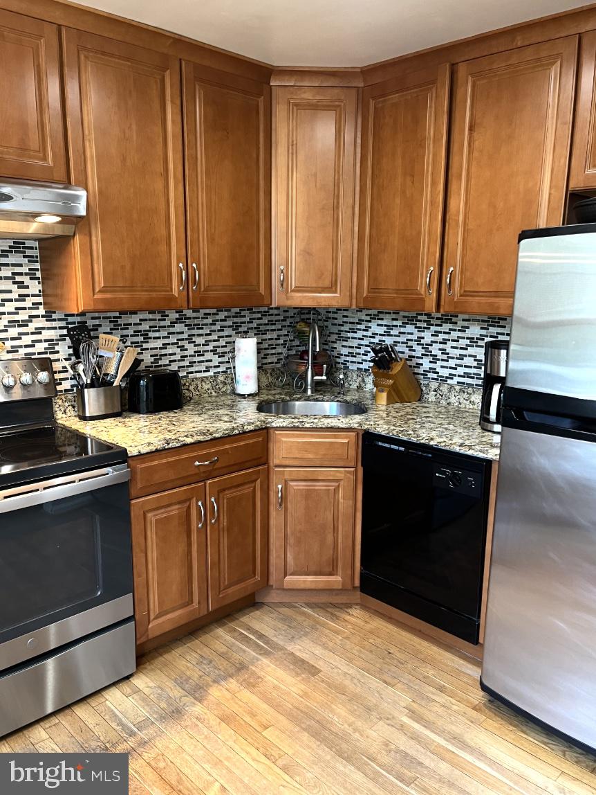 BURKE CENTRE - Residential Lease