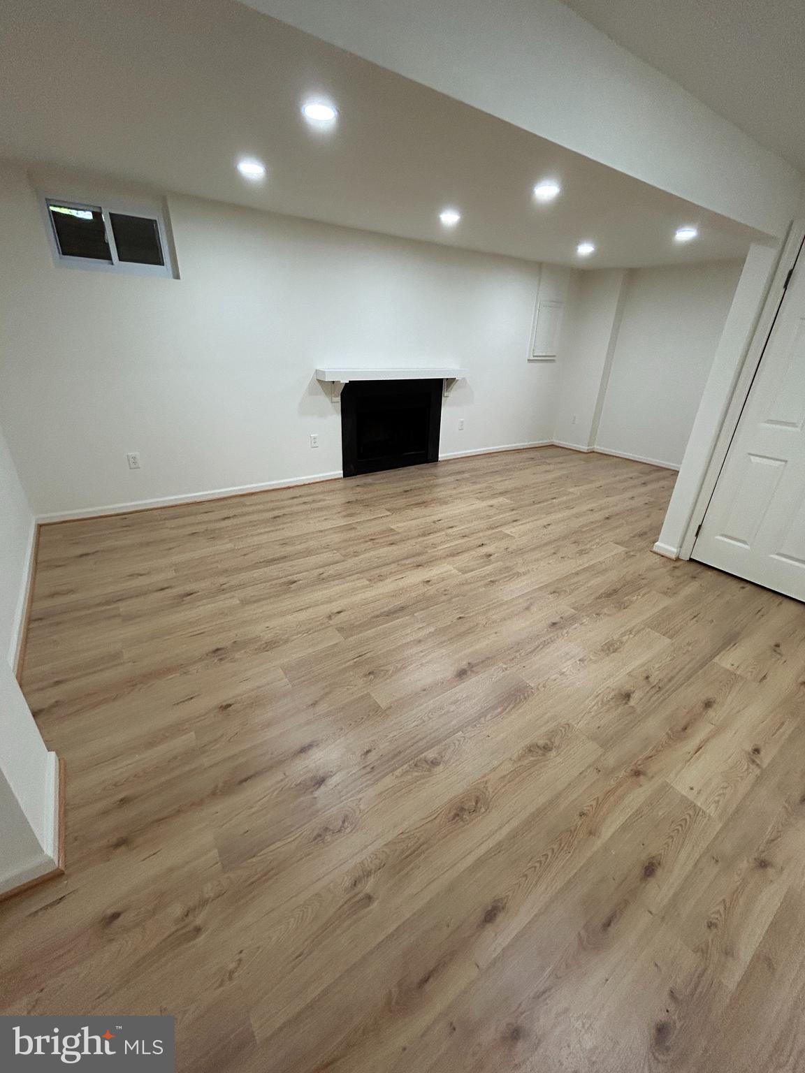 BURKE CENTRE - Residential Lease