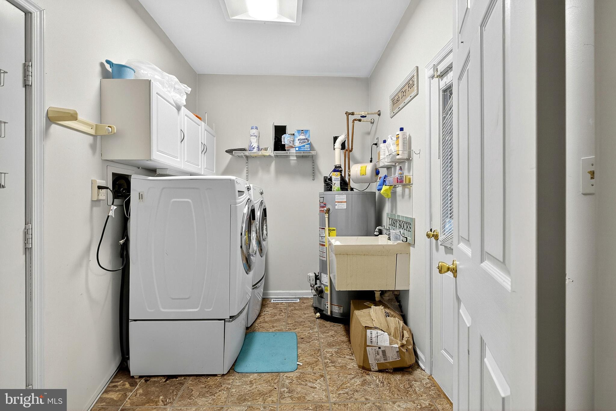 HIDDEN OAKS - Residential