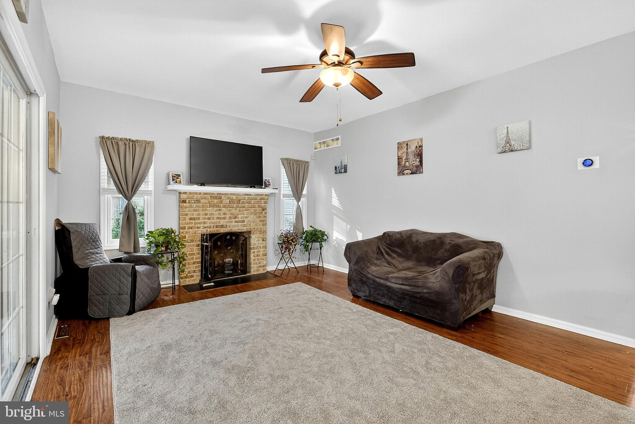 HIDDEN OAKS - Residential