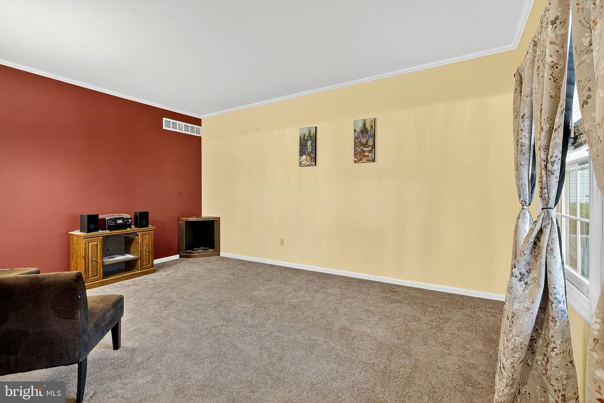 HIDDEN OAKS - Residential