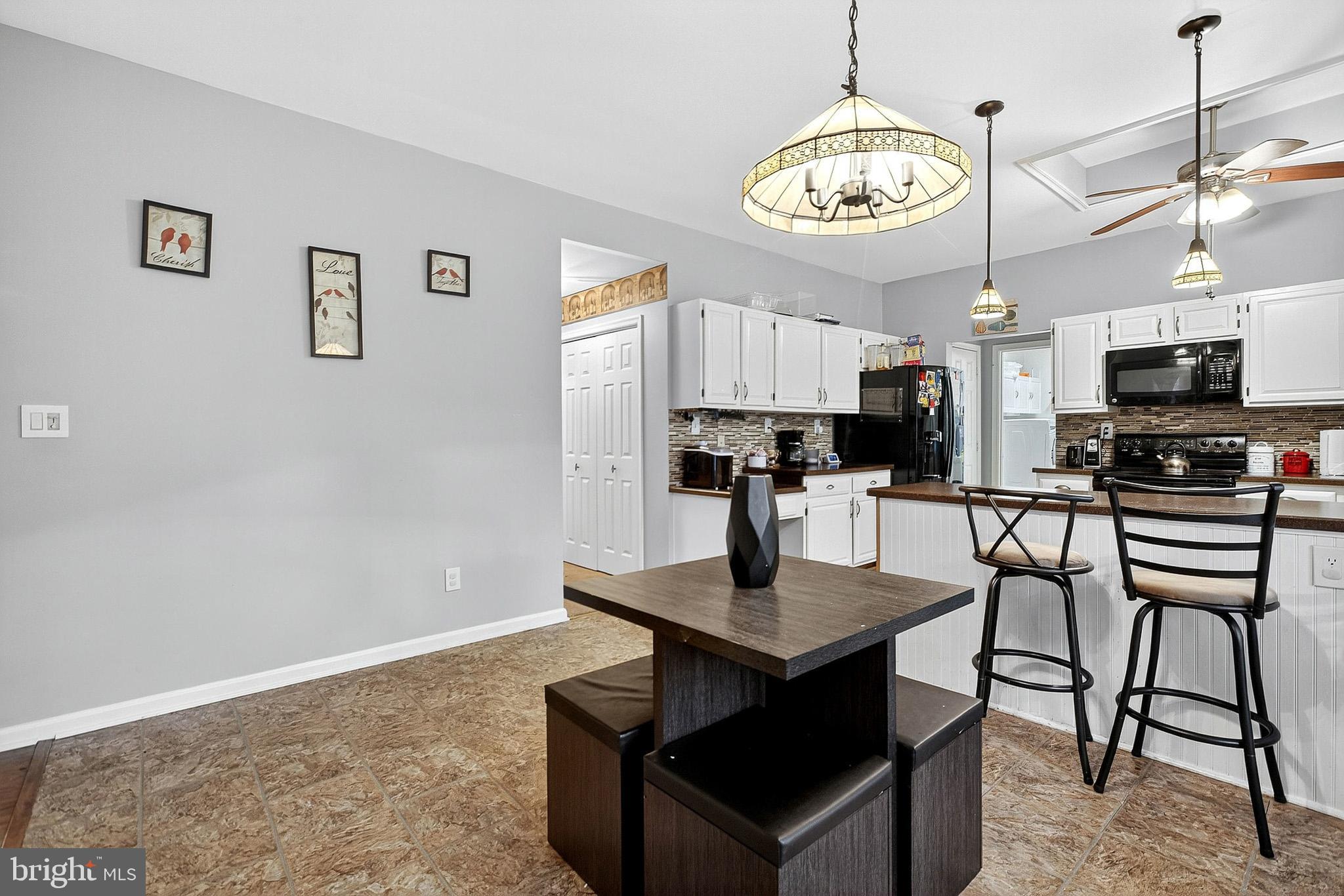 HIDDEN OAKS - Residential