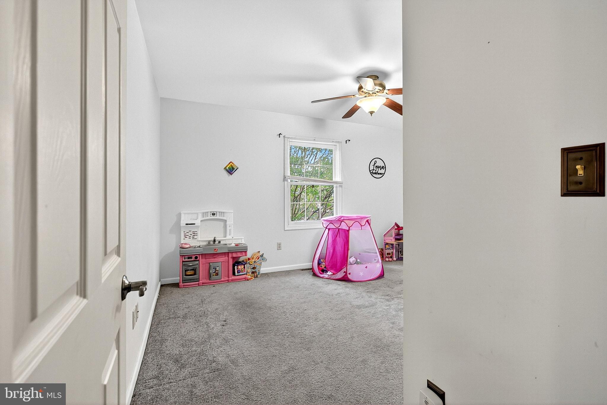 HIDDEN OAKS - Residential