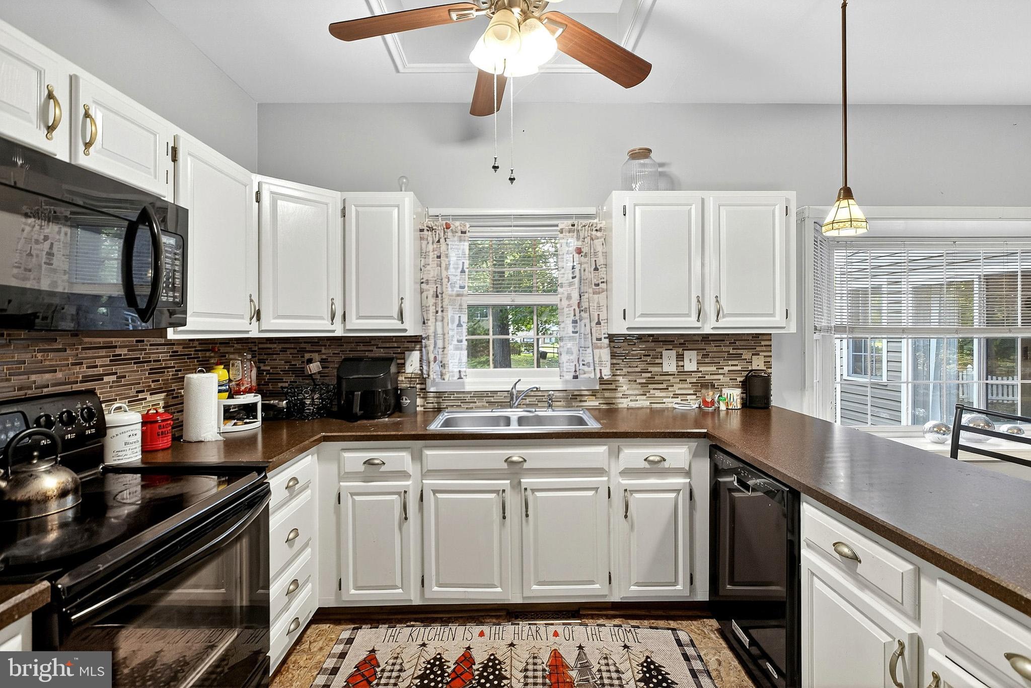 HIDDEN OAKS - Residential