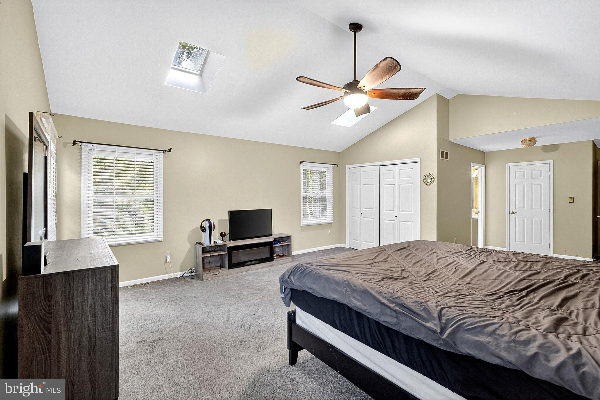 HIDDEN OAKS - Residential