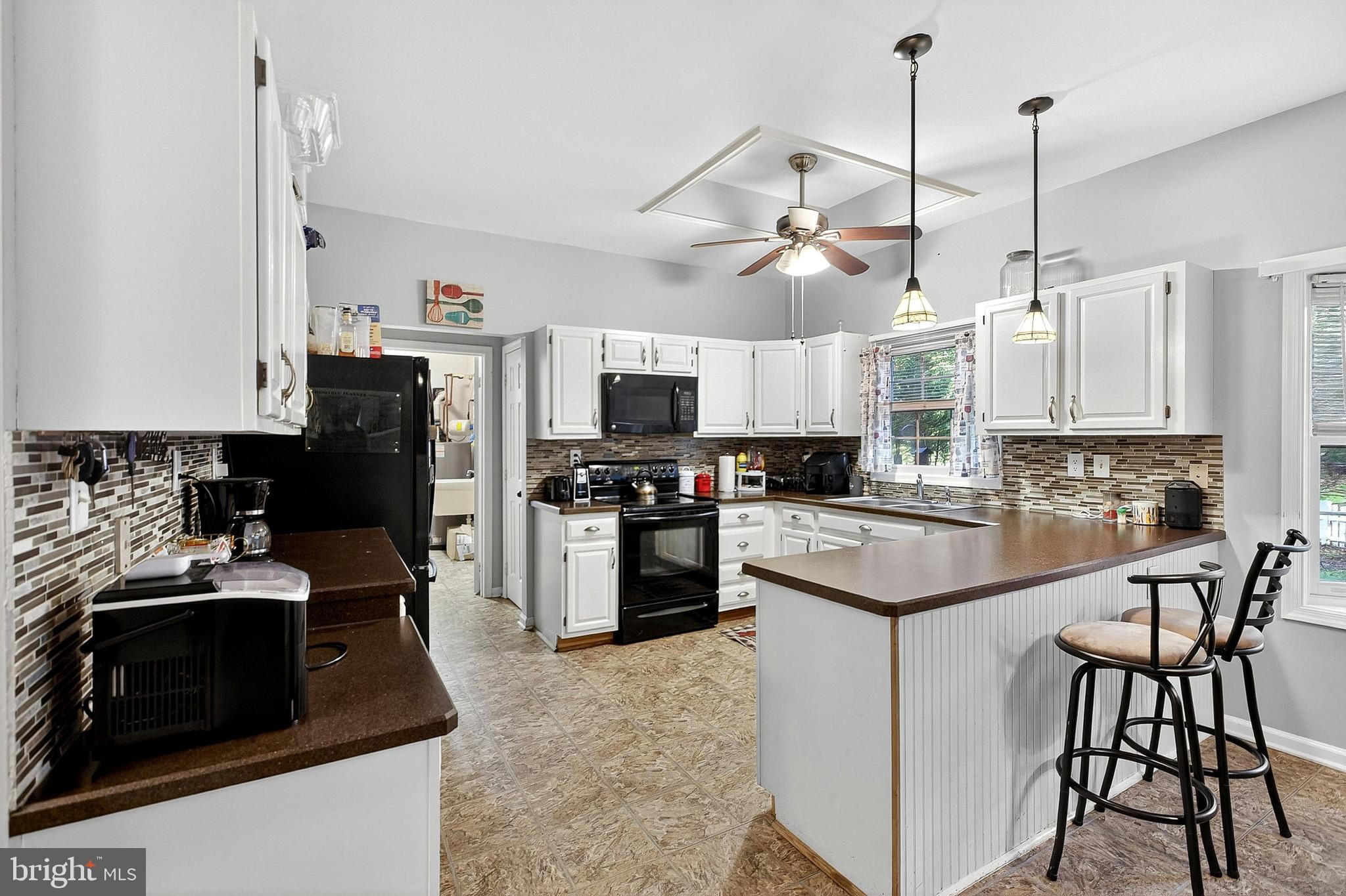 HIDDEN OAKS - Residential