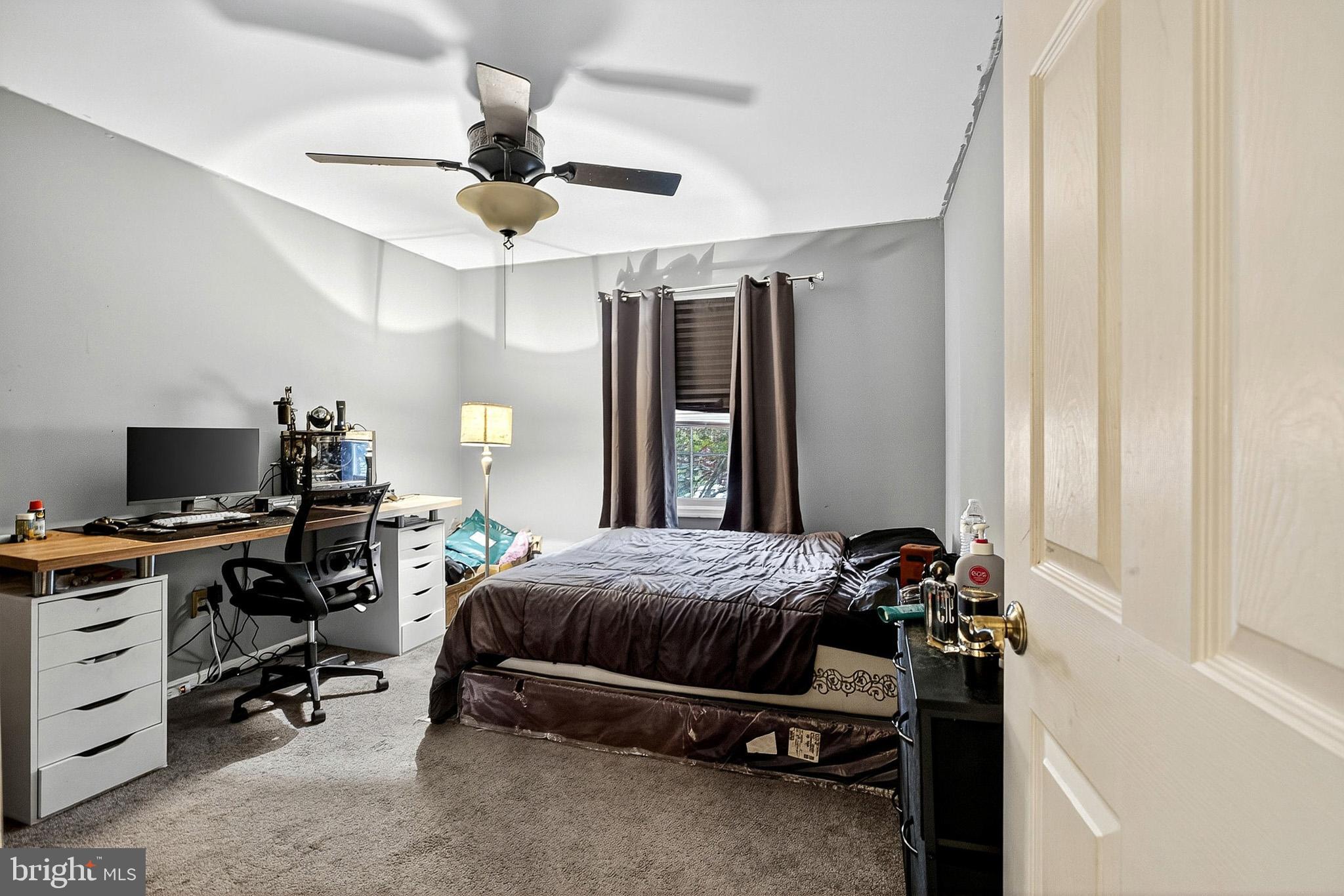 HIDDEN OAKS - Residential