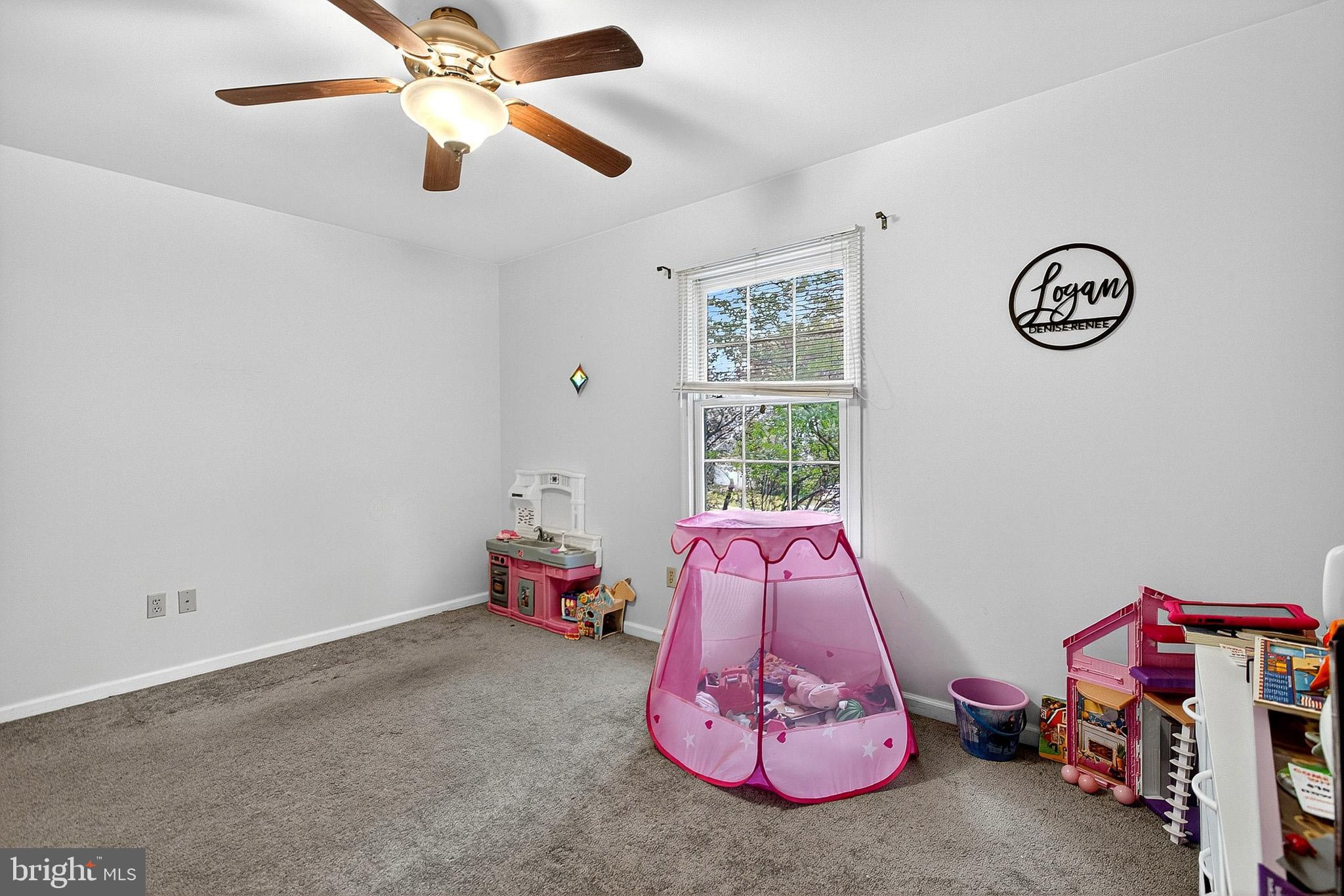 HIDDEN OAKS - Residential