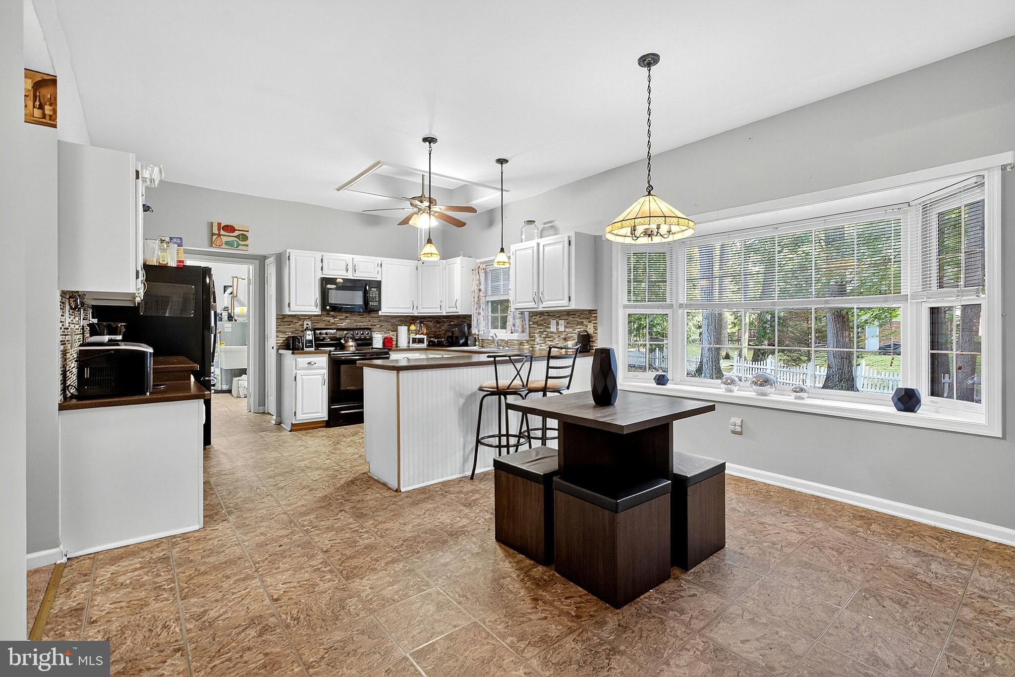 HIDDEN OAKS - Residential