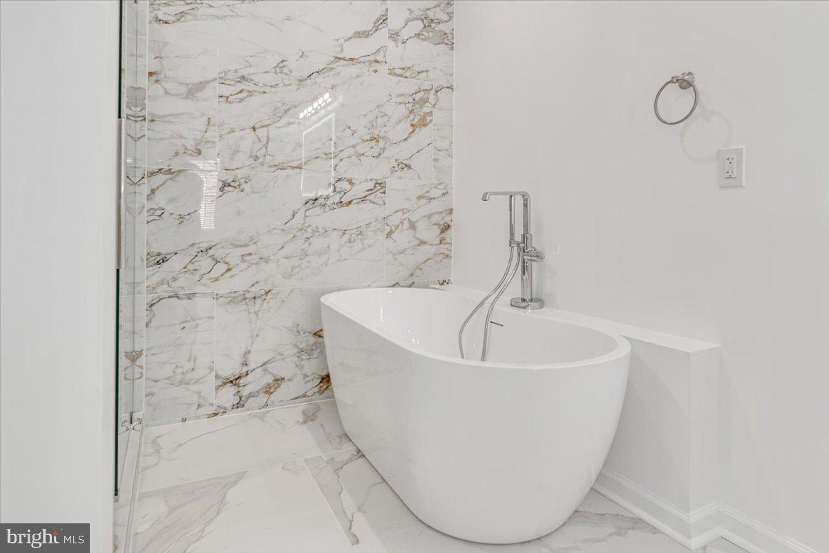 POTOMAC OVERLOOK CONDO - Residential Lease