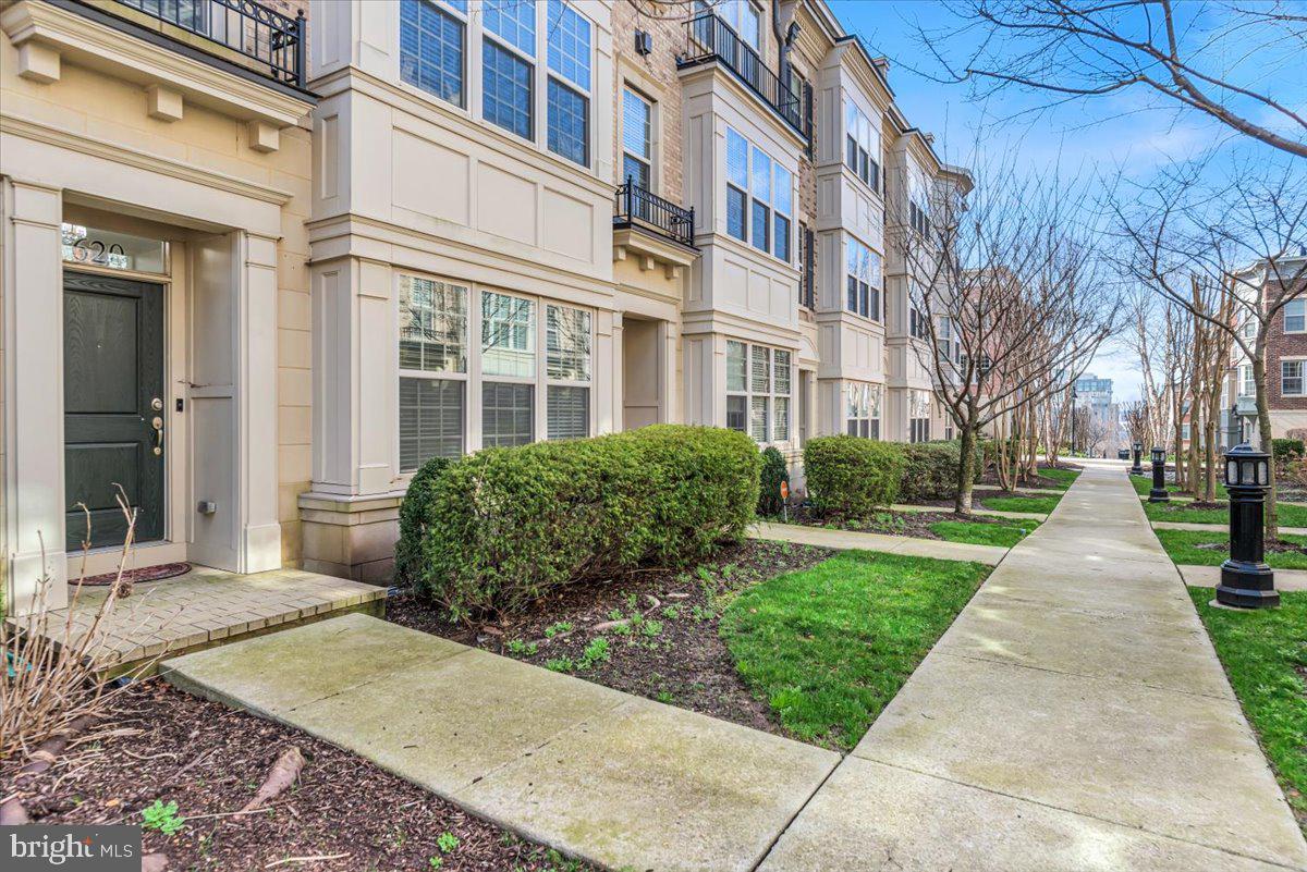 POTOMAC OVERLOOK CONDO - Residential Lease