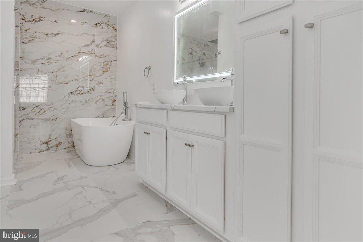 POTOMAC OVERLOOK CONDO - Residential Lease