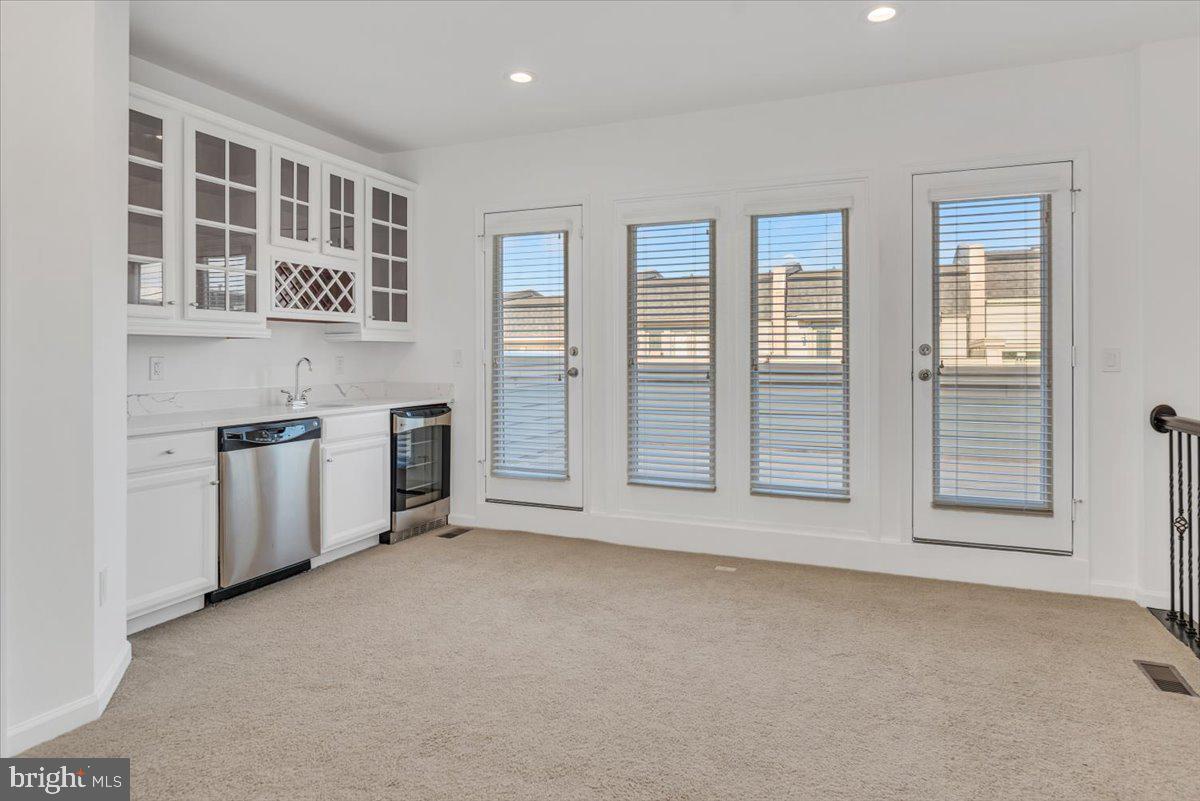 POTOMAC OVERLOOK CONDO - Residential Lease