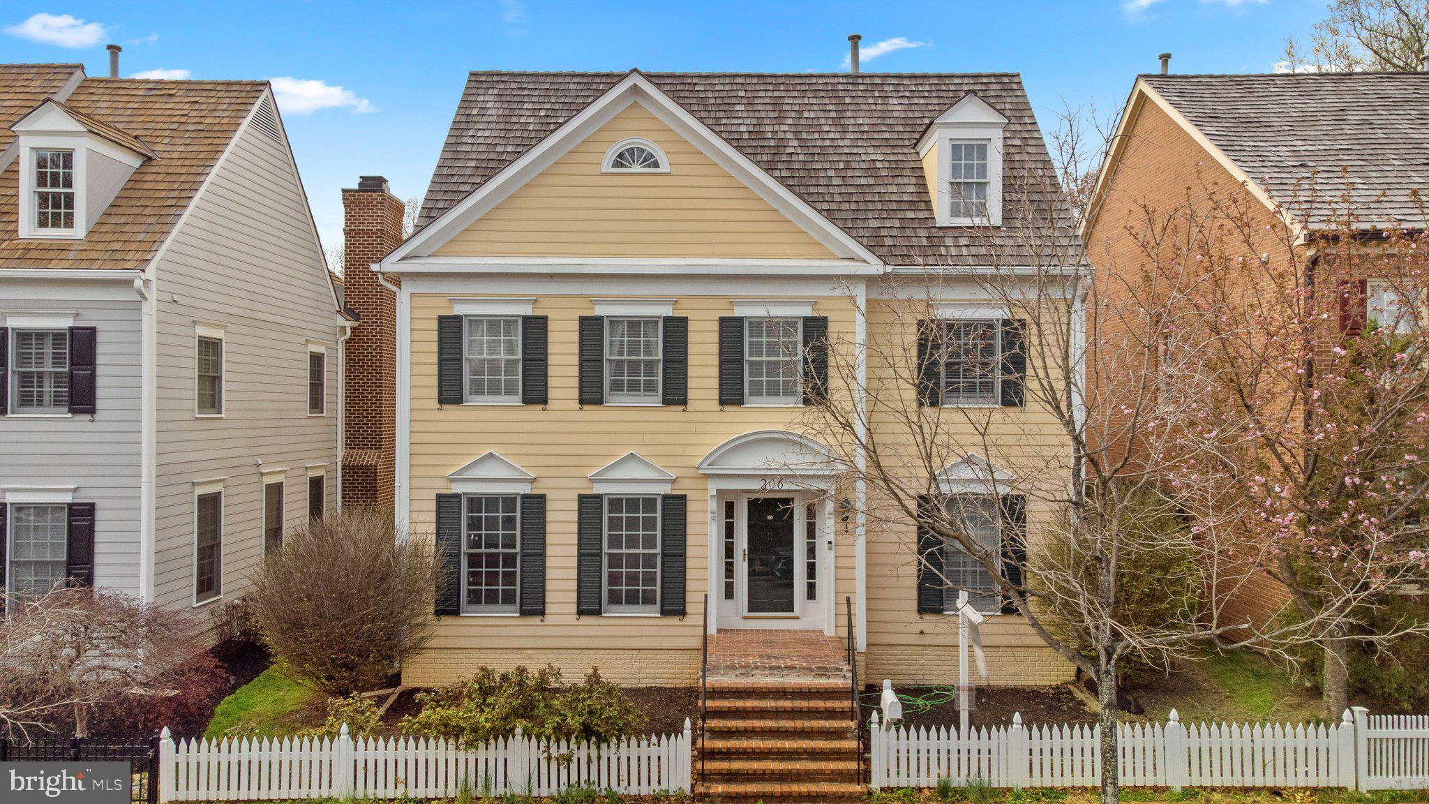 KENTLANDS GATEHOUSE - Residential