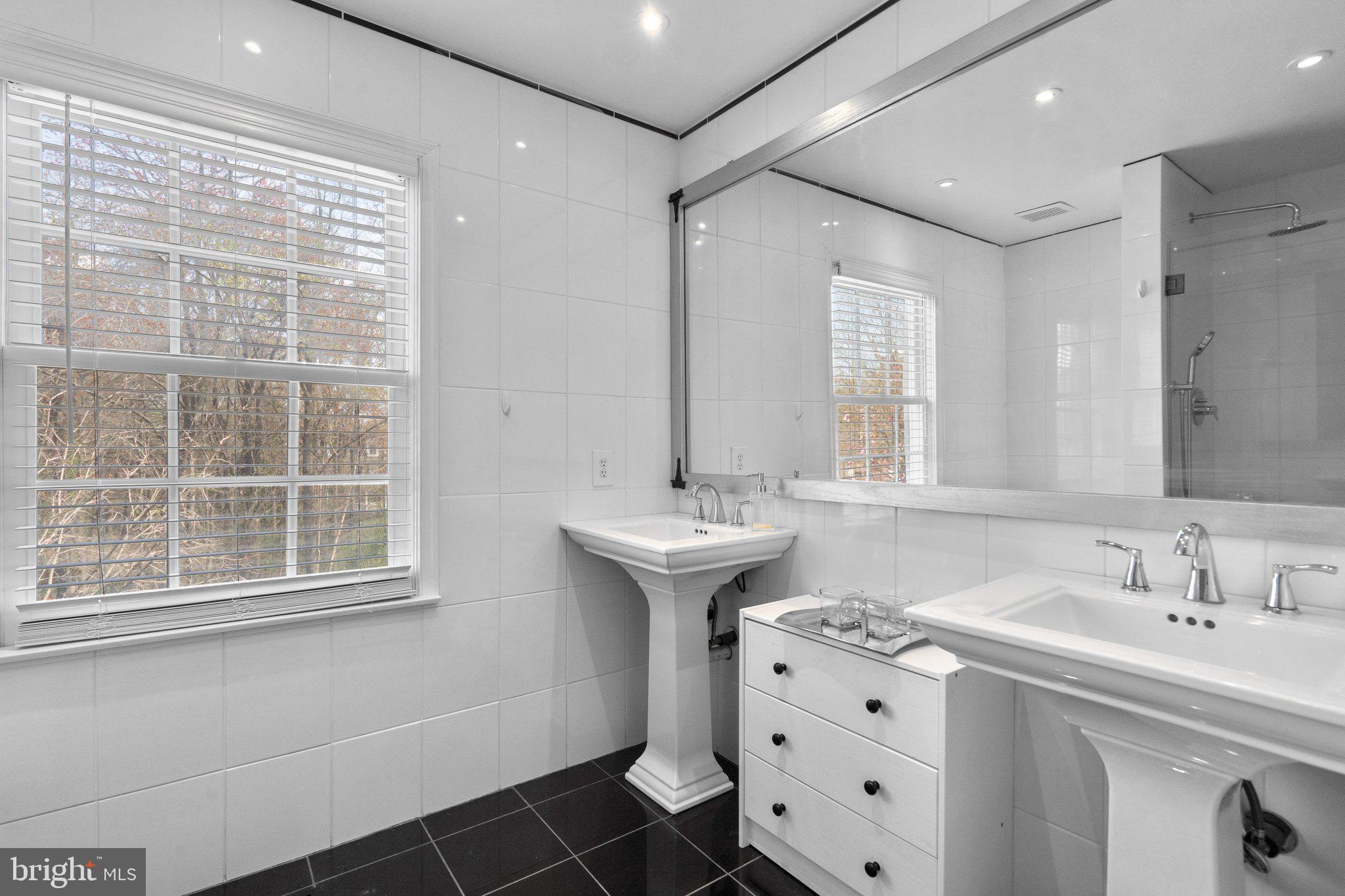 KENTLANDS GATEHOUSE - Residential