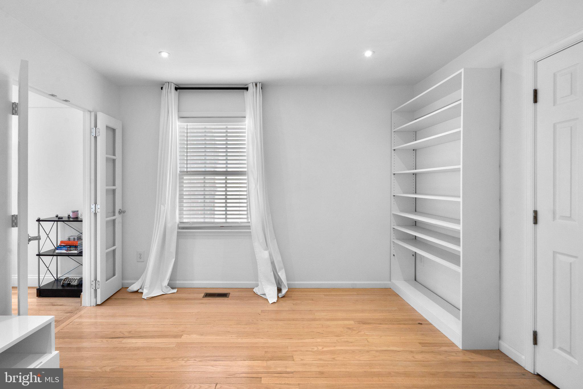 KENTLANDS GATEHOUSE - Residential