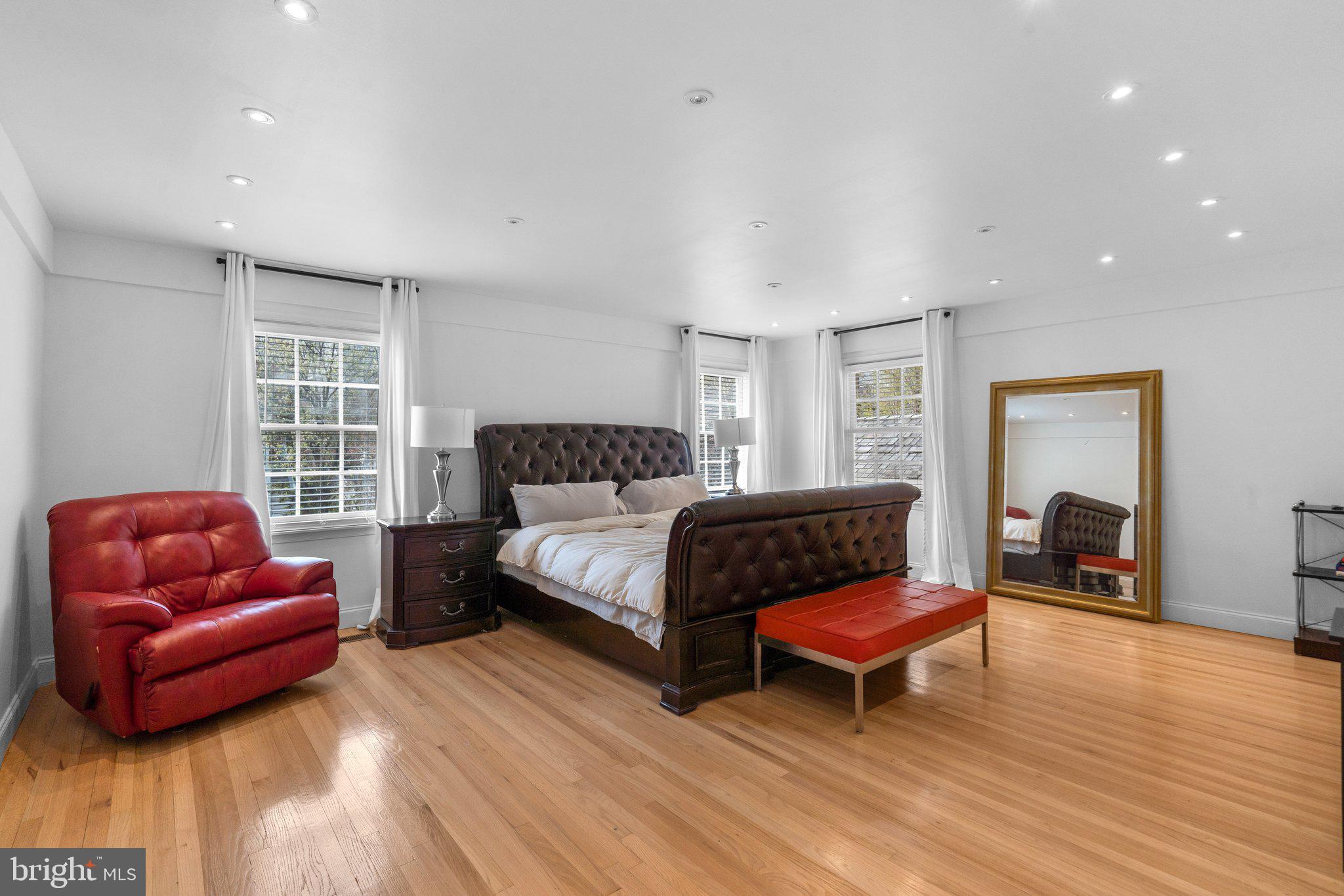 KENTLANDS GATEHOUSE - Residential