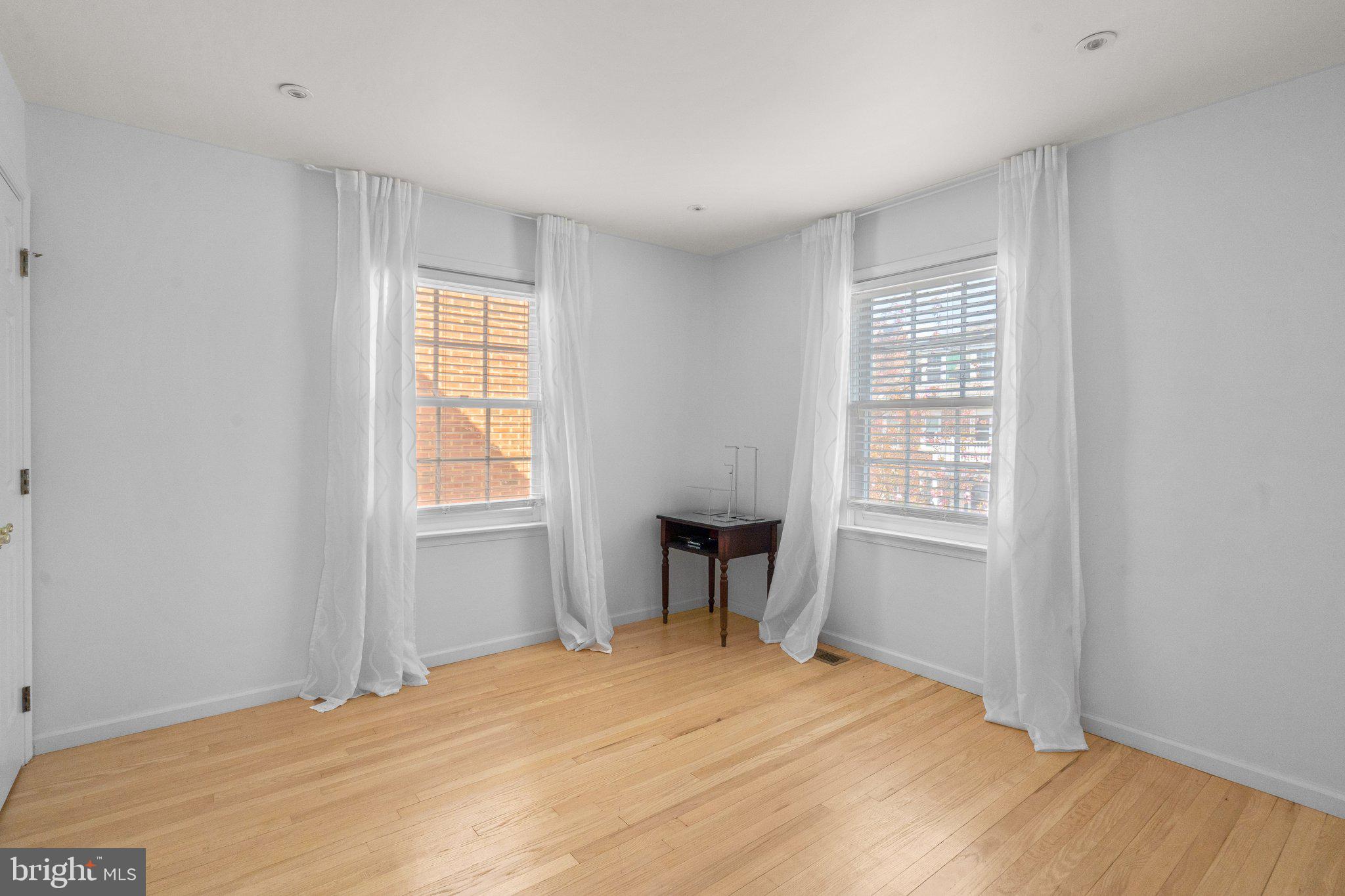 KENTLANDS GATEHOUSE - Residential