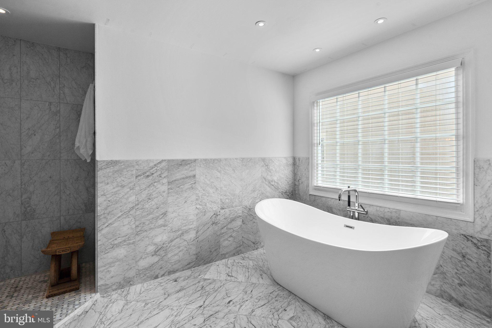 KENTLANDS GATEHOUSE - Residential