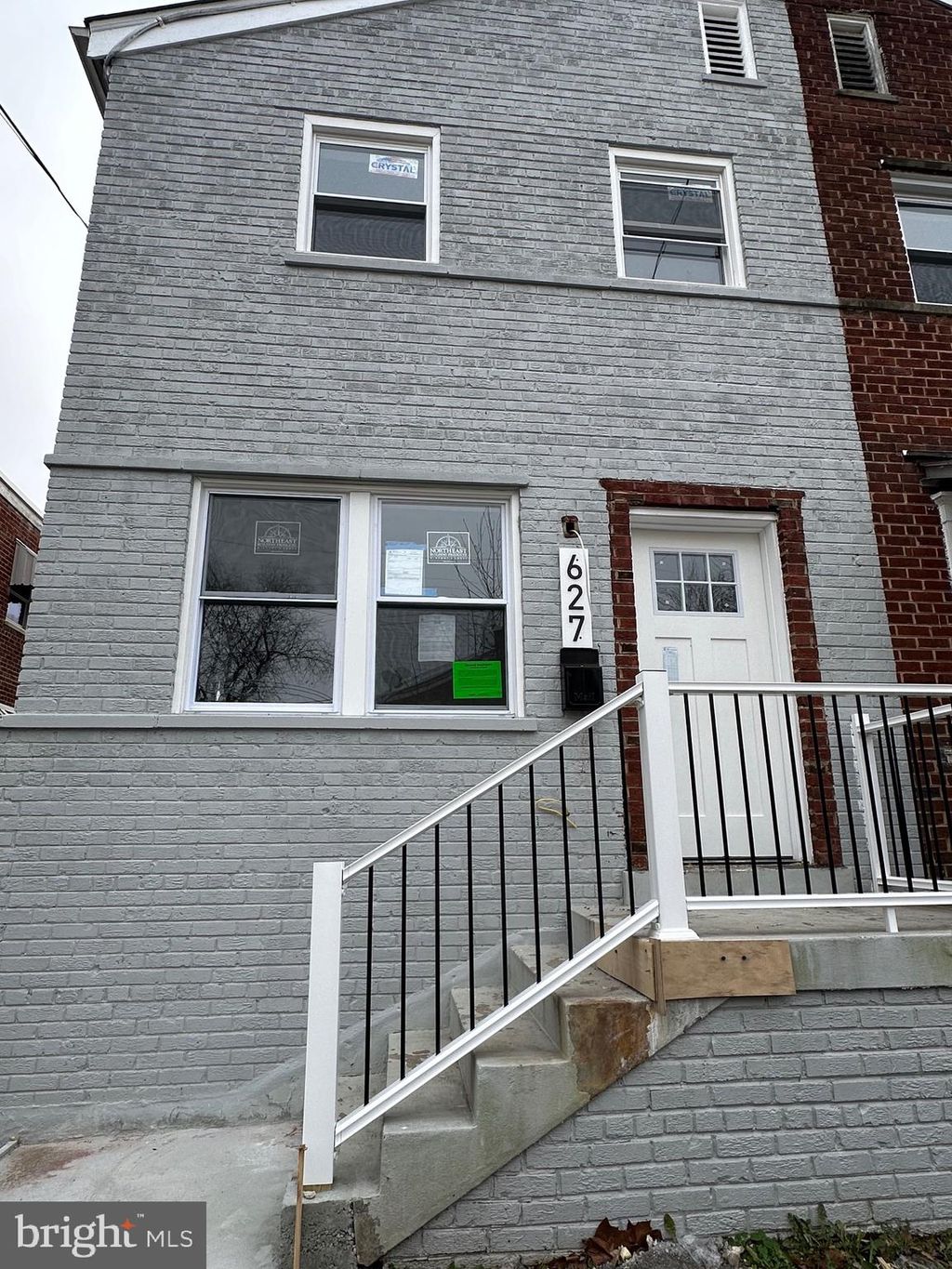 listing image 0