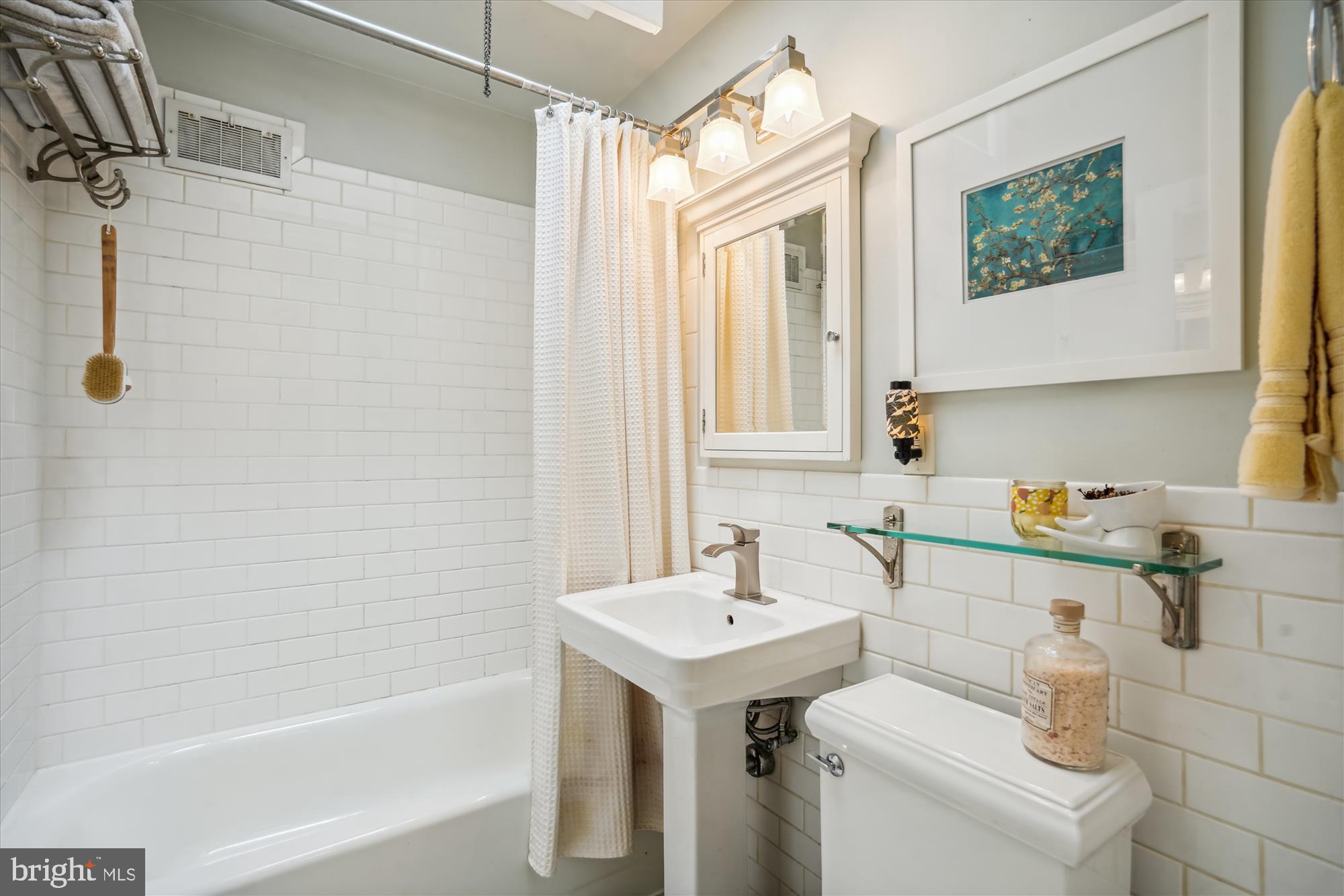 OLD TOWN NORTH - Residential