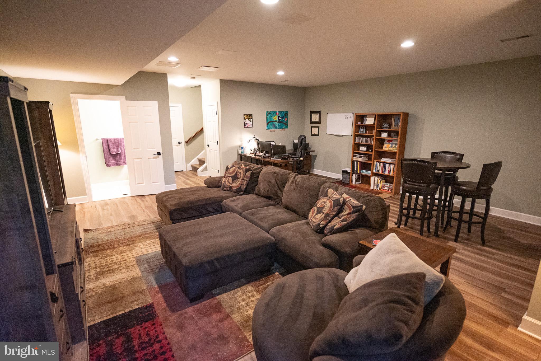 SPRING HOUSE LANE - Residential