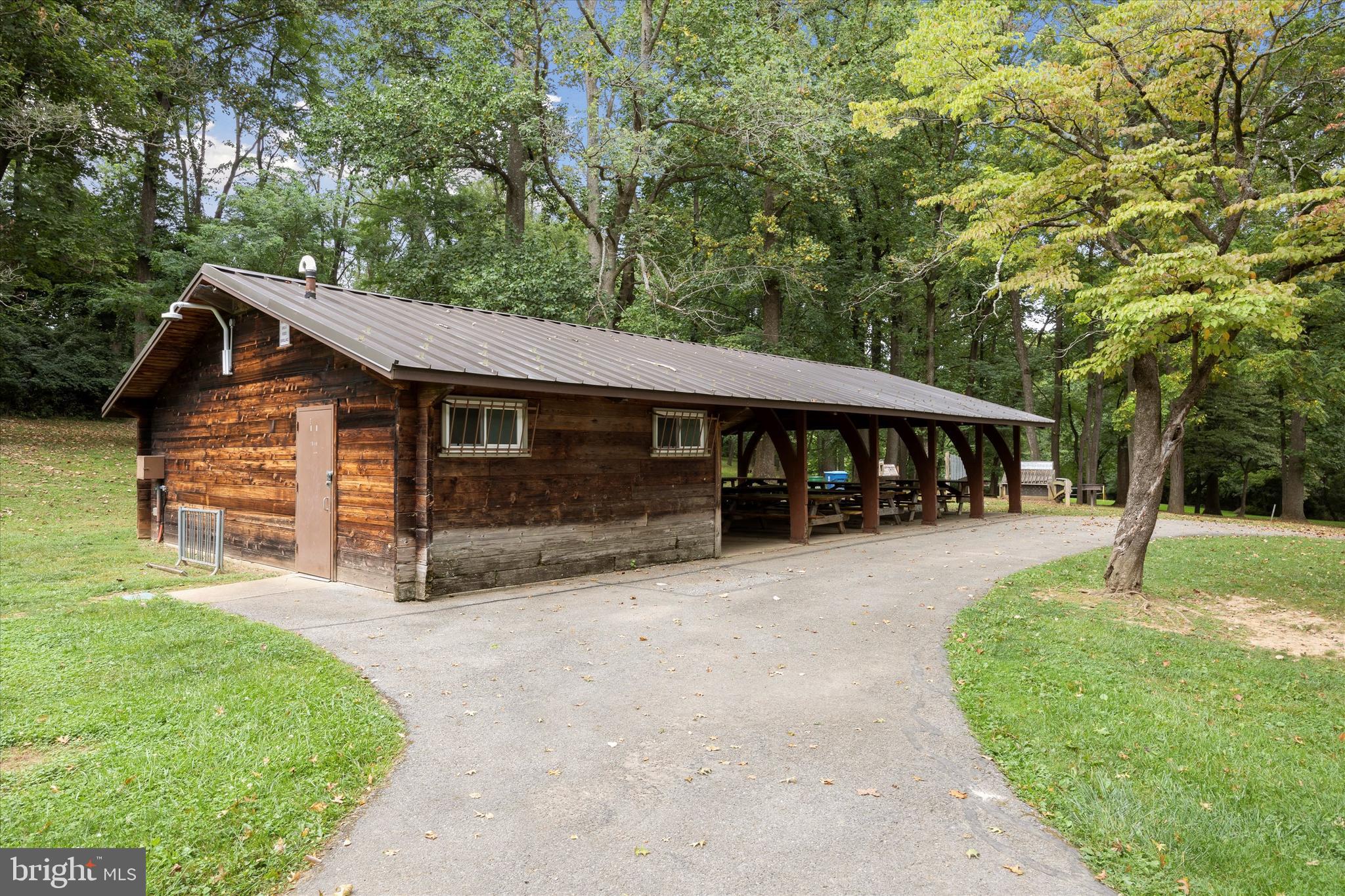 SPRING HOUSE LANE - Residential