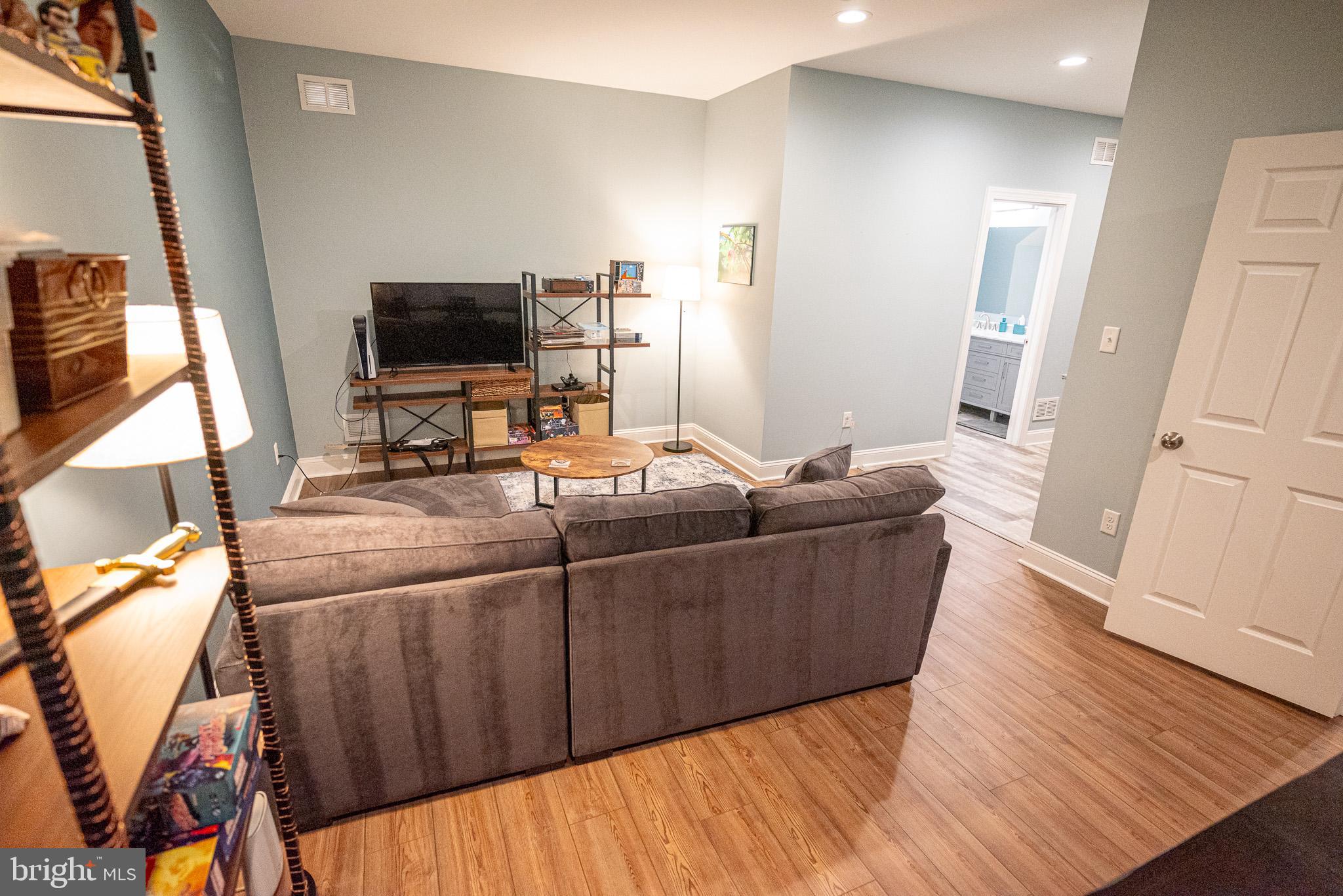 SPRING HOUSE LANE - Residential