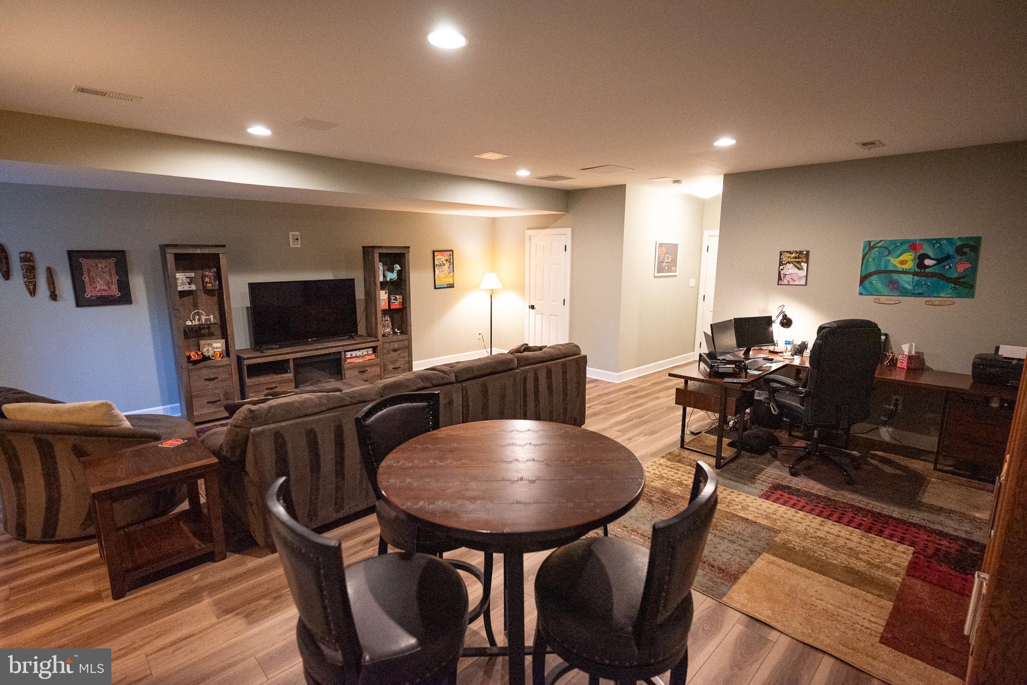 SPRING HOUSE LANE - Residential