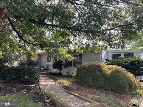 Homes For Sale - 15 Bill Drive Dr<br/> DENVER, PA 17517