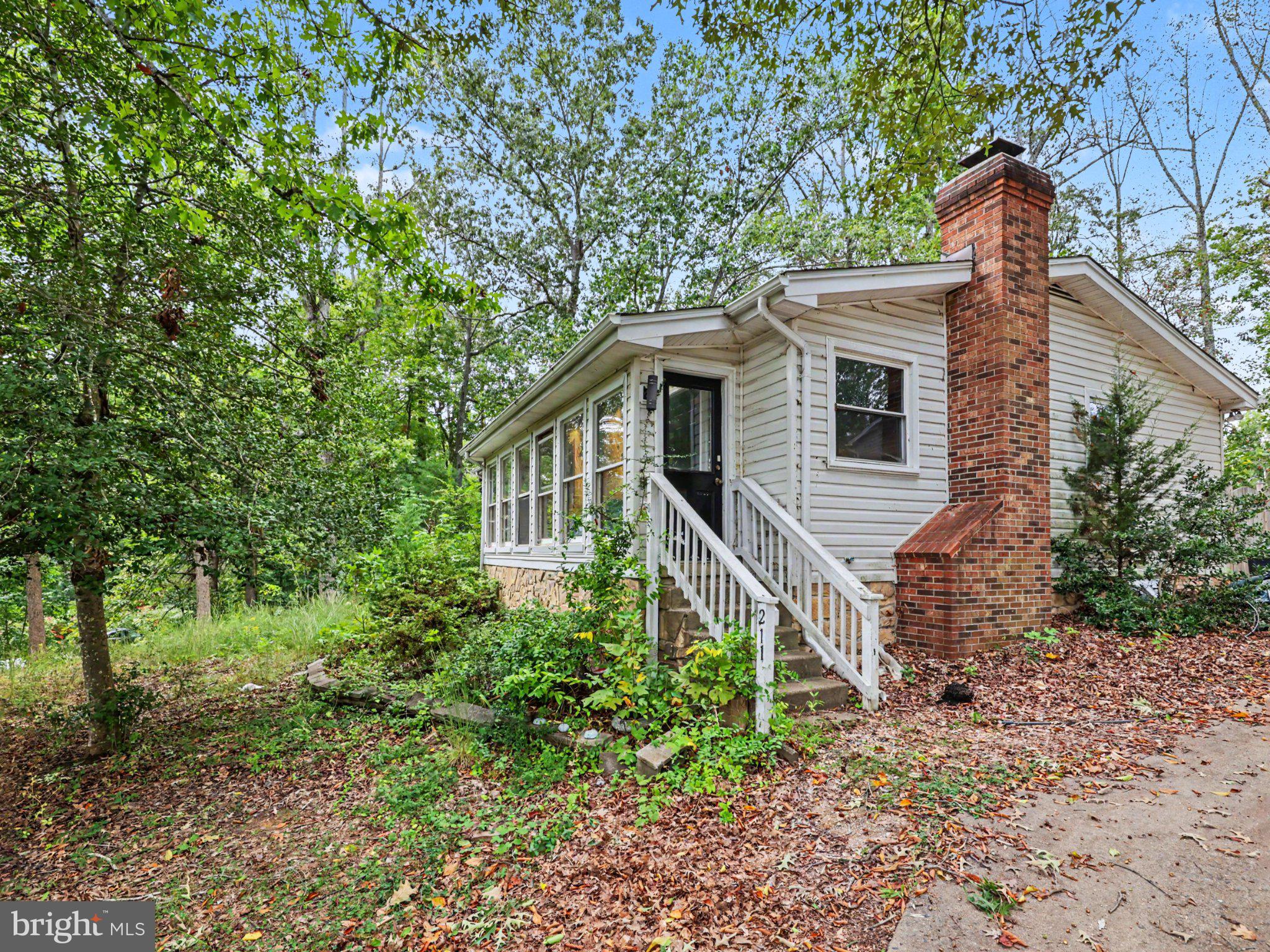 211 MIDSHIPMAN CIRCLE