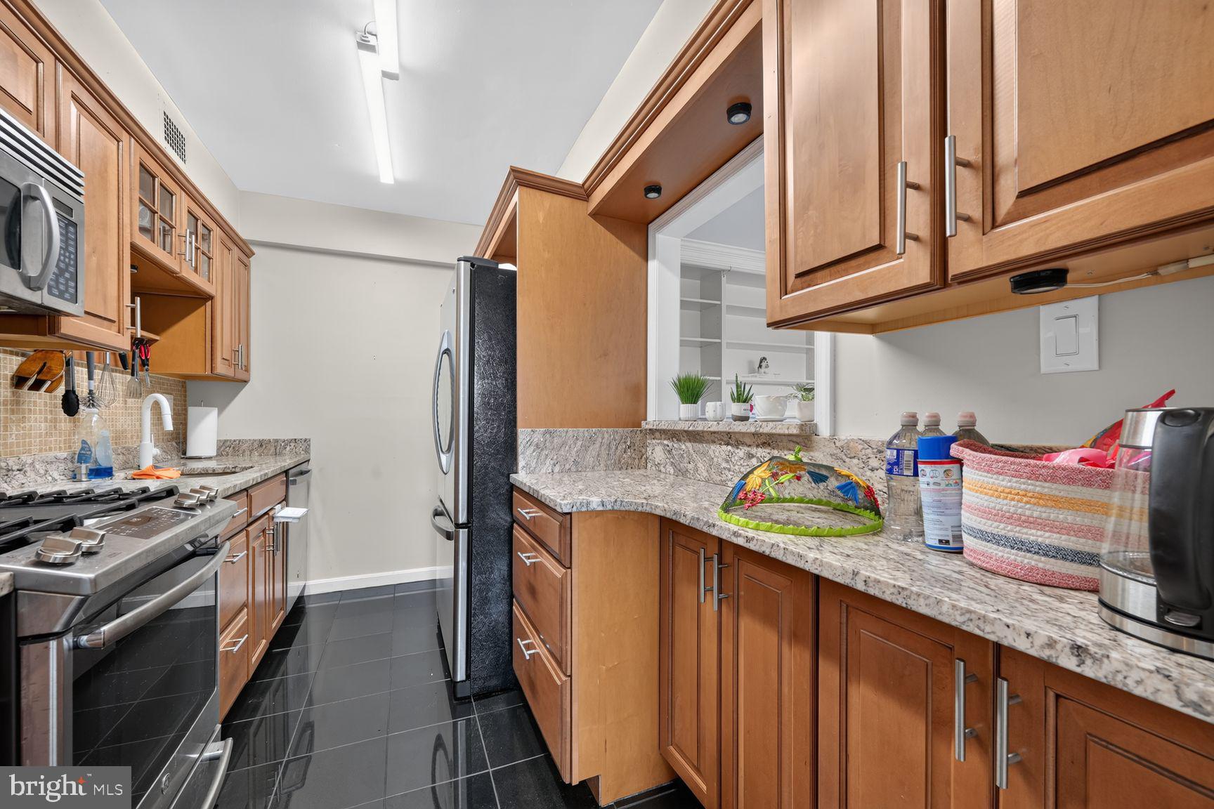 4201 CATHEDRAL AVENUE NW 1022E