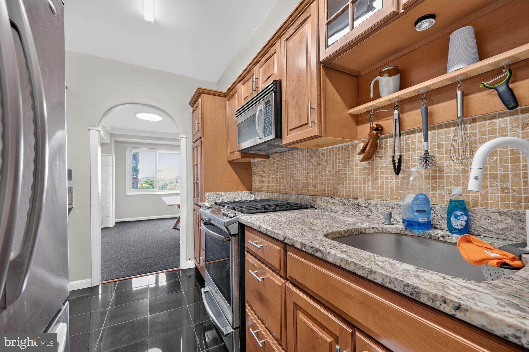 4201 CATHEDRAL AVENUE NW 1022E